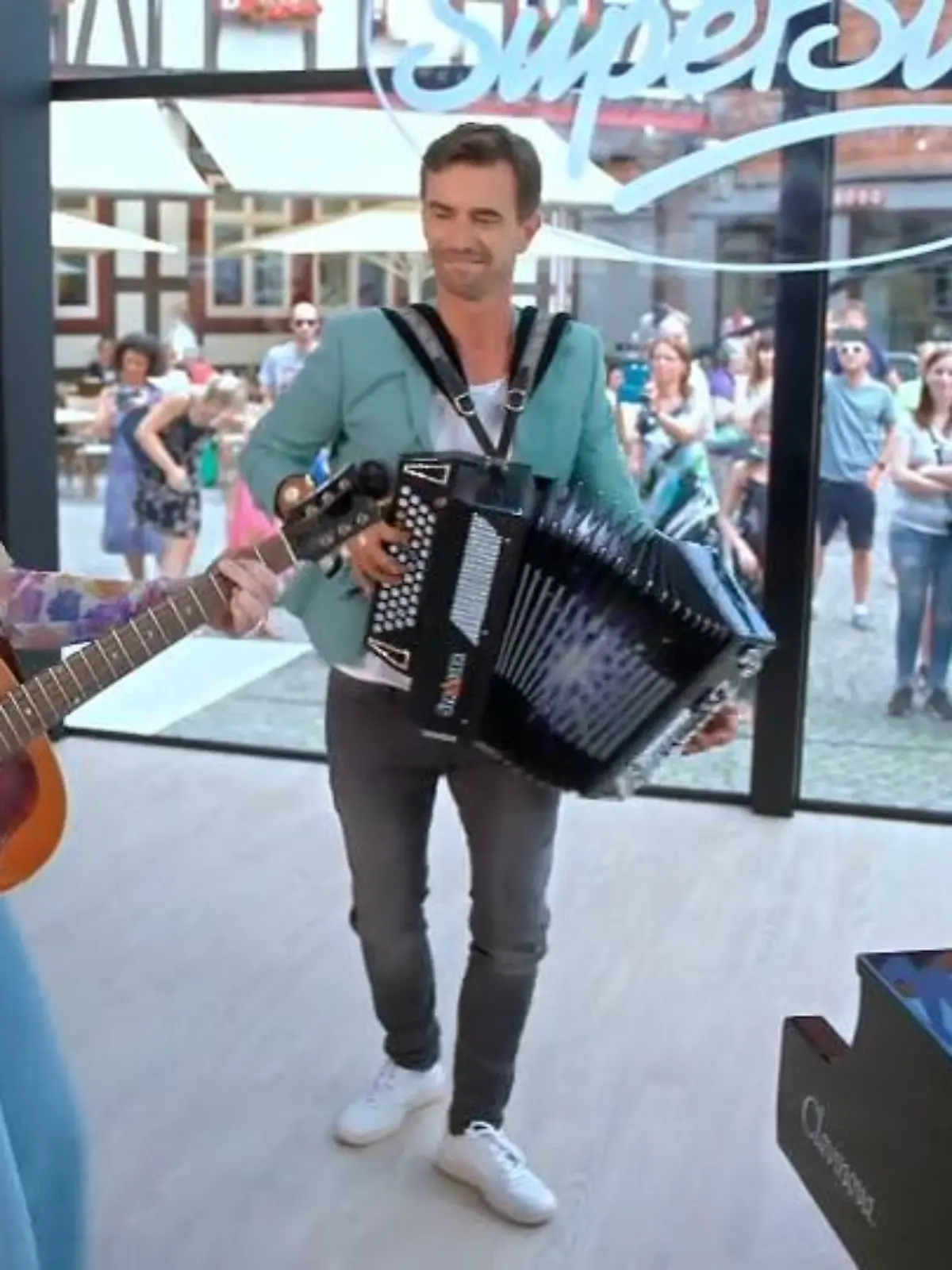 Bambi-Preisträger Florian Silbereisen, Weltproduzent Toby Gad und Countysängerin Ilse de Lange. Diese drei werden für einige Überraschungen gut sein.