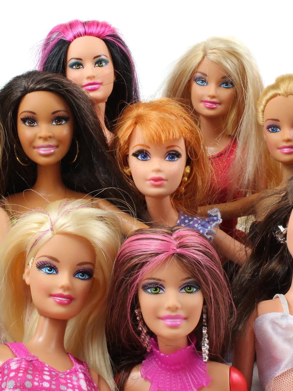 Eine Gruppe an Barbie-Puppen.