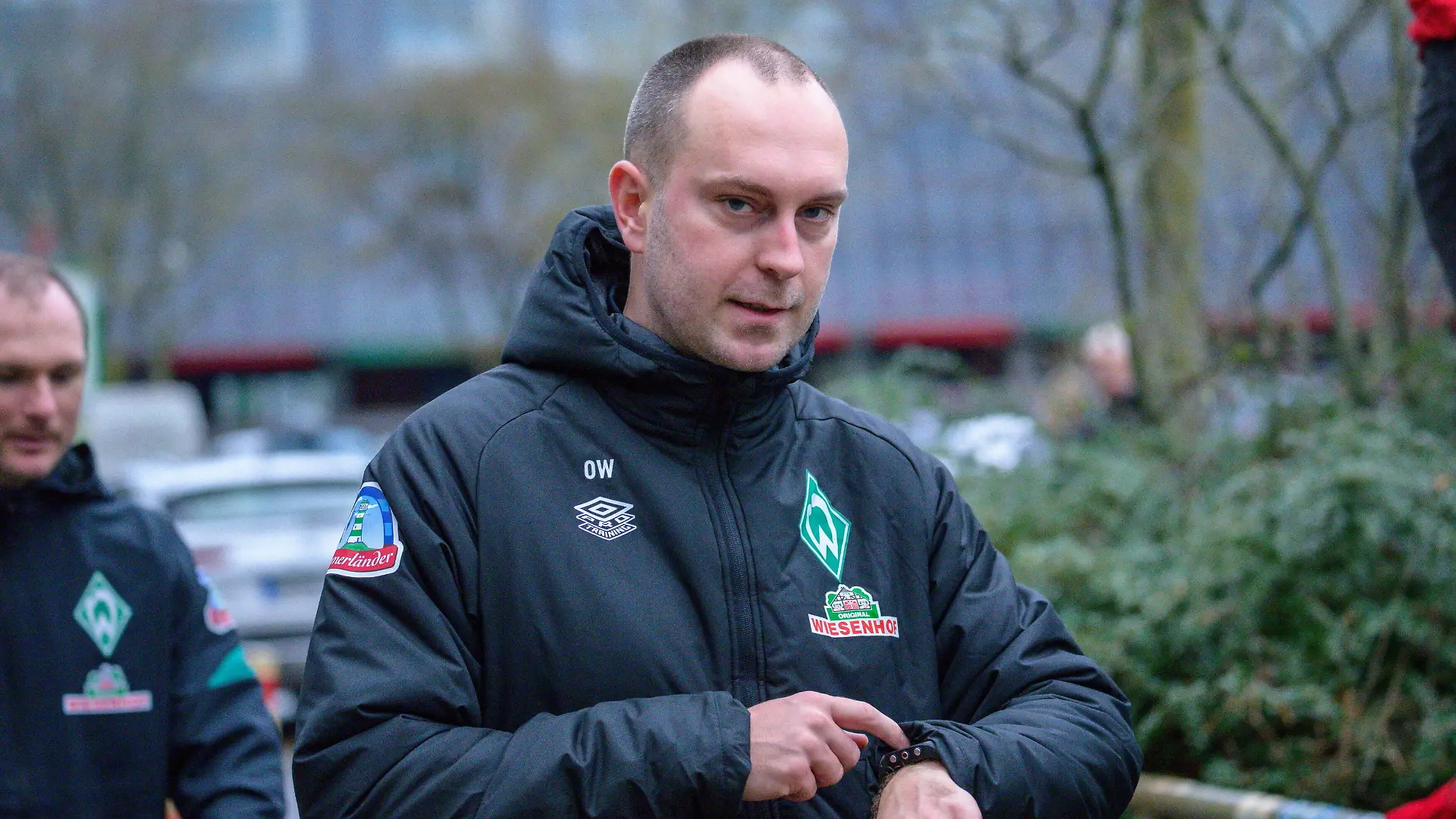 GER, 2.FBL, Werder Bremen Training / 02.01.2022, Trainingsgelaende am wohninvest WESERSTADION - Platz 4/5, Bremen, GER, 2.FBL, Werder Bremen Training 1. Training im neuen Jahr statt in Spanien wurde in Bremen trainiert Ole Werner SV Werder Bremen Trainer *** GER, 2 FBL, Werder Bremen Training 02 01 2022, Trainingsgelaende am wohninvest WESERSTADION Platz 4 5, Bremen, GER, 2 FBL, Werder Bremen Training 1 Training in the new year instead of in Spain was trained in Bremen Ole Werner SV Werder Bremen Trainer nordphotoxGmbHxx/xKokenge nph00001