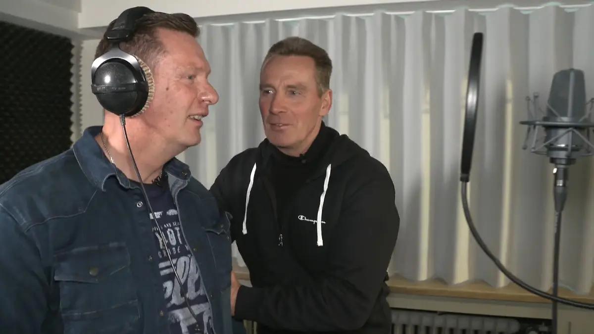 Jürgen Milski mit Bruder Peter im Tonstudio Gemeinsamer Song