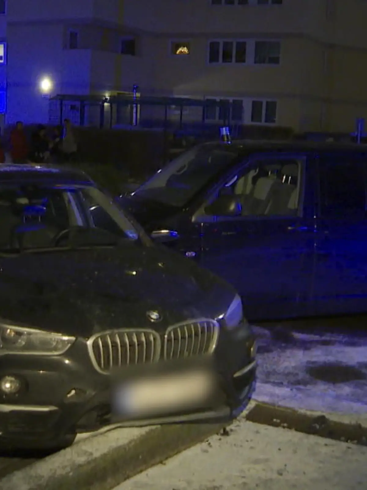 Es glich einer Verfolgungsjagd aus einem Actionfilm: In Berlin ist ein 17-Jähriger vor der Polizei geflüchtet – bei ihm im Wagen saßen eine Frau und ein Säugling.