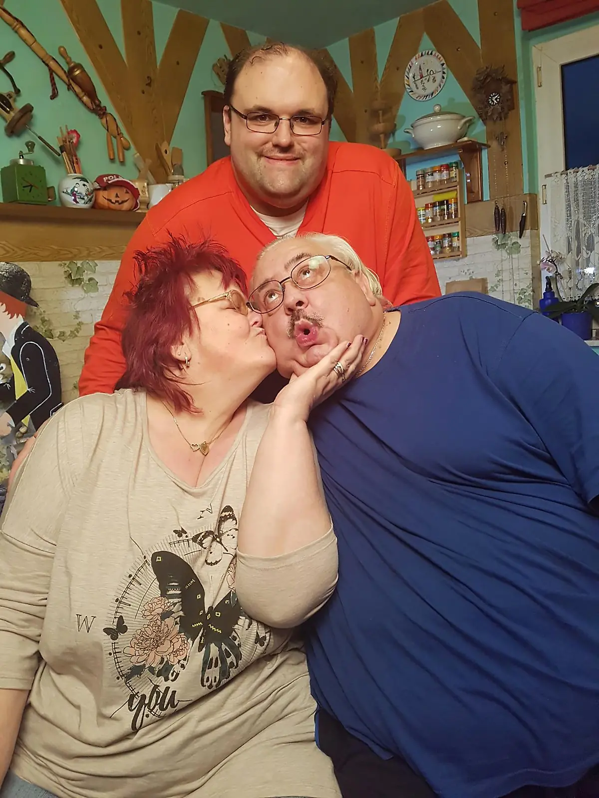 Kandidat Ingo (hinten) mit seiner Familie Birgit und Lutz