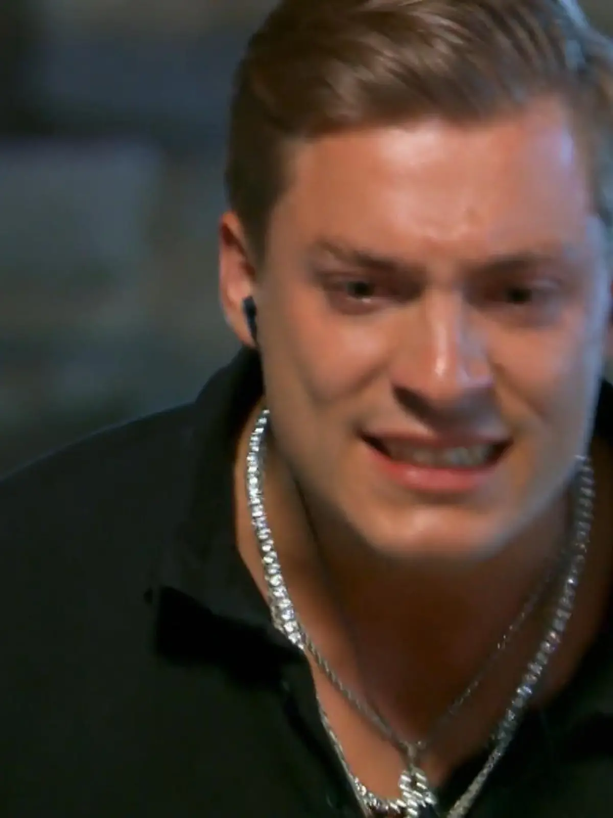 Ist diese Liebe noch zu retten? Von Woche zu Woche spitzt sich das Drama um die Beziehung von Henrik Stoltenberg und Paulina Ljubas zu. Das Lagerfeuer der aktuellen Folge Temptation Island VIP hat große Konsequenzen