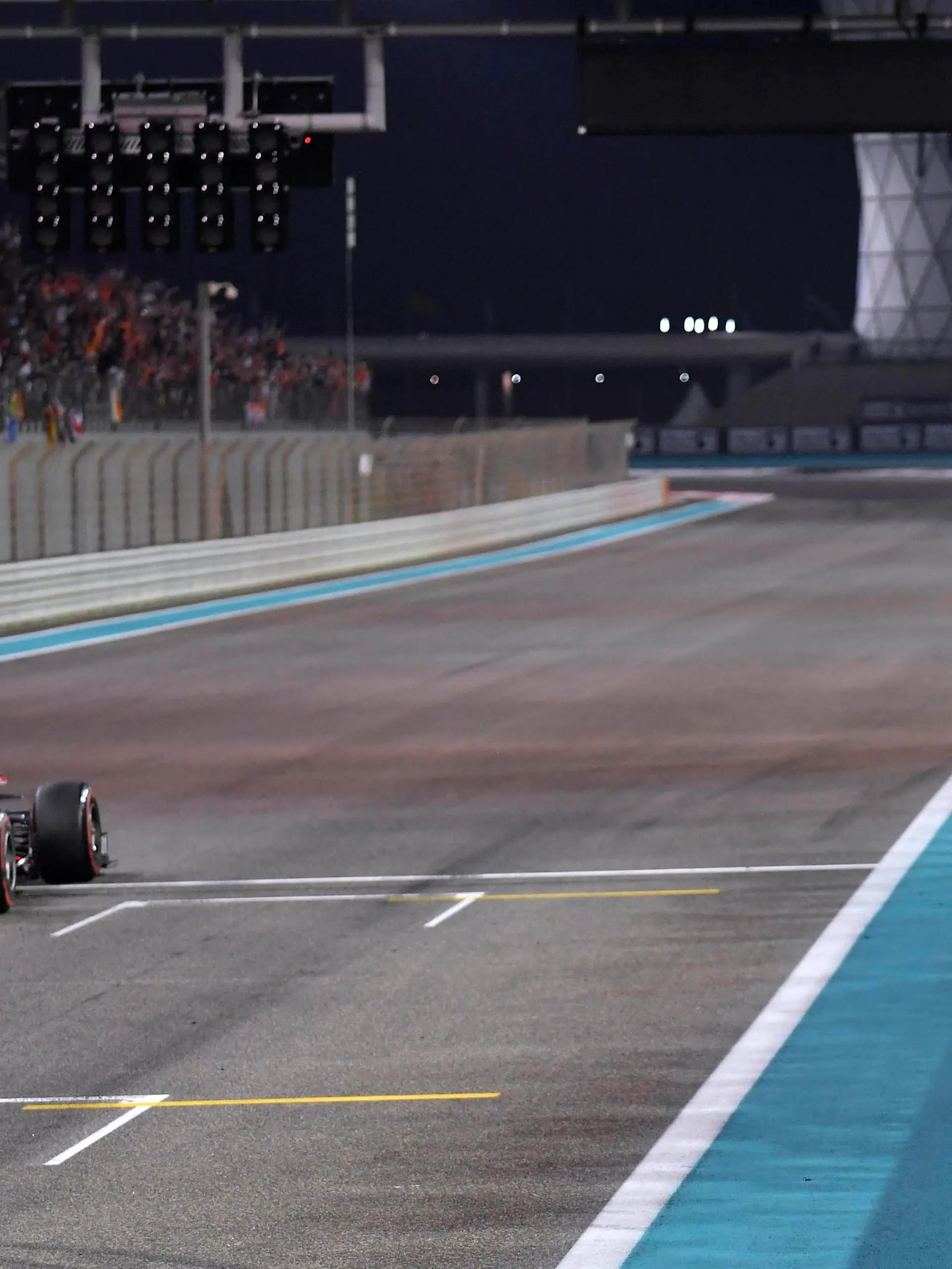 VERSTAPPEN Max F1 Team Red Bull Racing Sieger von Abu Dhabi 2021 und neuer F 1 Weltmeister F1 FIA Grand Prix von Abu Dhabi 2021 am 12.12.2021 in den VAE auf dem Yas Marina Circuit *** VERSTAPPEN Max F1 Team Red Bull Racing Abu Dhabi 2021 winner and new F 1 world champion F1 FIA Abu Dhabi 2021 Grand Prix on 12 12 2021 in the UAE at Yas Marina Circuit 