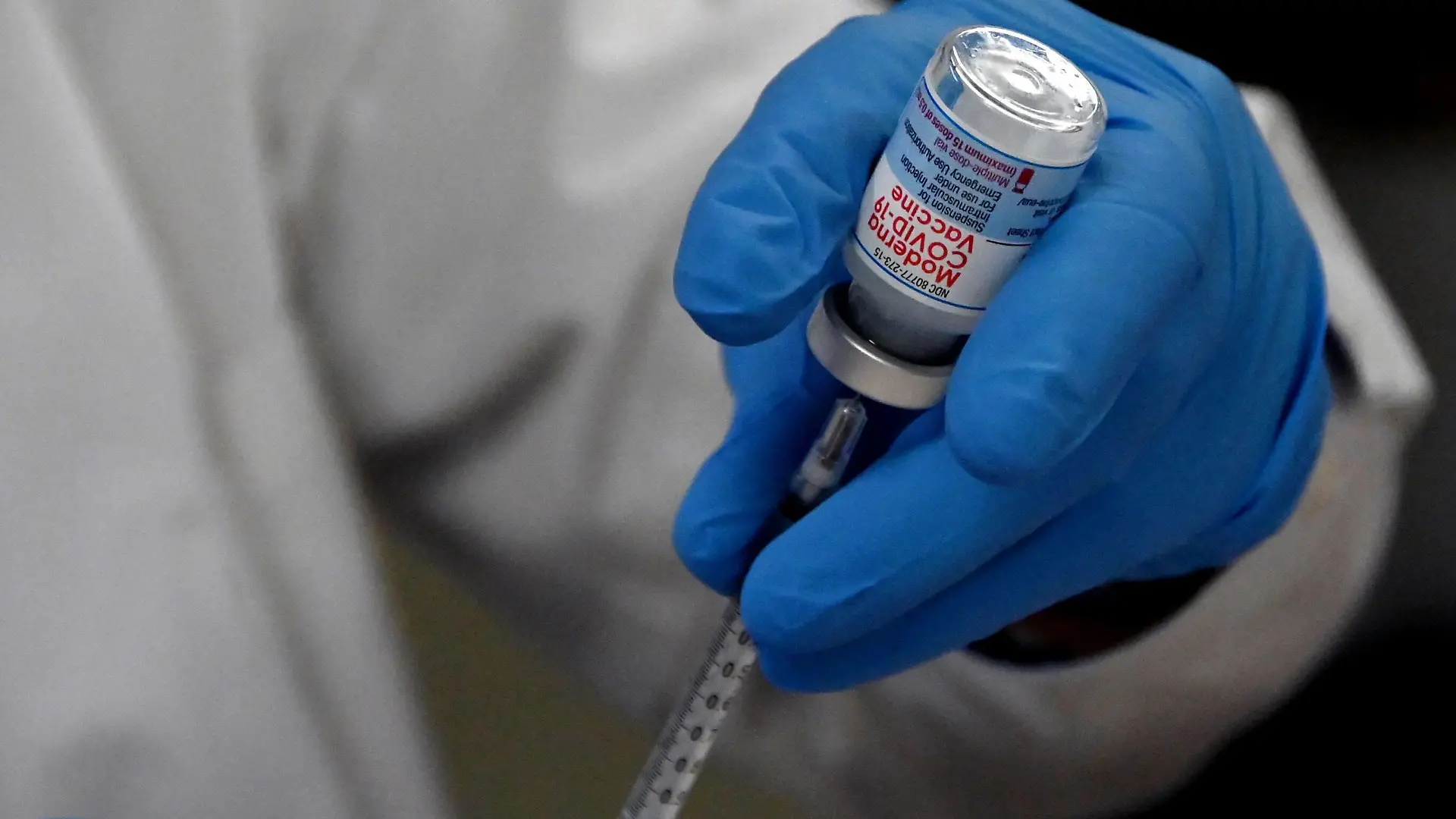 January 5, 2022: A dose of the Moderna COVID-19 vaccine. Maryland Department of Health Secretary Dennis Schrader was asked Wednesday about the department s failure to quickly notify hundreds of Marylanders who may have received vaccines that were mishandled  potentially rendering them ineffective. - ZUMAm67_ 20220105_zaf_m67_007 Copyright: xKimxHairstonx 