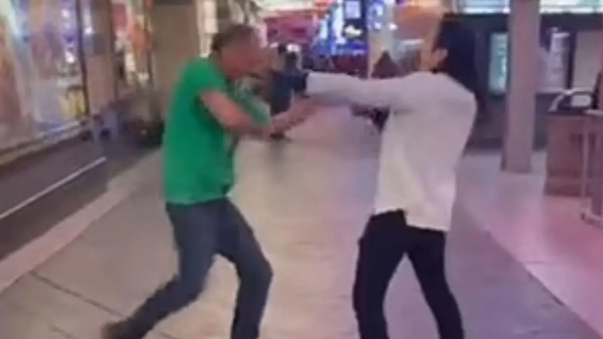 Ganz schlechte Idee: Ein Mann hat sich in Las Vegas mit einem Michael-Jackson-Double angelegt, nicht ahnend, dass sein Opfer Profi-Wrestler ist.