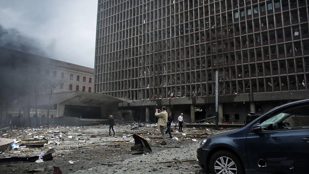 Oslo/Norway - government district in Oslo minutes after Anders Behring Breivik detonated his bomb. PUBLICATIONxNOTxINxSWExDENxUK - KP070099

Oslo Norway Government District in Oslo MINUTES After Anders Behring Breivik detonated His Bomb PUBLICATIONxNOTxINxSWExDENxUK KP070099  