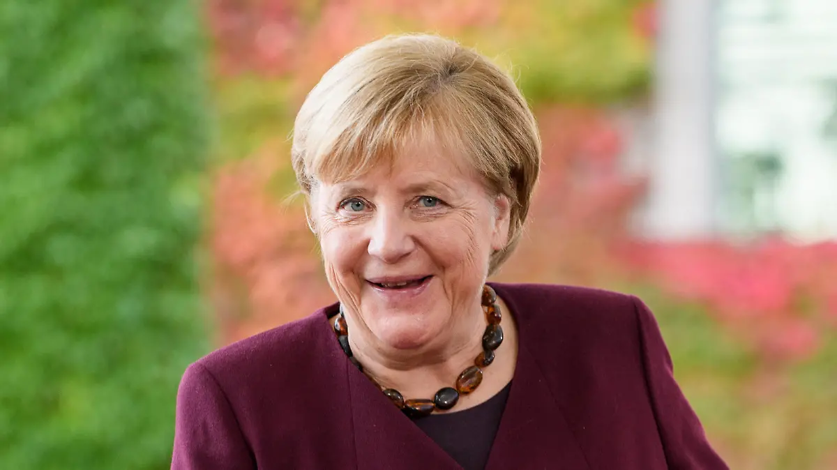 News Bilder des Tages Berlin GER, Berlin, 18.10.21, Mary May Simon bei Bundeskanzlerin Angela Merkel Bundeskanzlerin Angela Merkel , Bildtermin bei der Begruessung der Generalgouverneurin von Kanada - Mary May Simon durch die BKin Dr Angela Merkel, 18.10.2021, *** Berlin GER, Berlin, 18 10 21, Mary May Simon with German Chancellor Angela Merkel German Chancellor Angela Merkel , pictured welcoming Governor General of Canada Mary May Simon by BKin Dr Angela Merkel, 18 10 2021, Copyright: xEibner-Pressefotox EP_EER