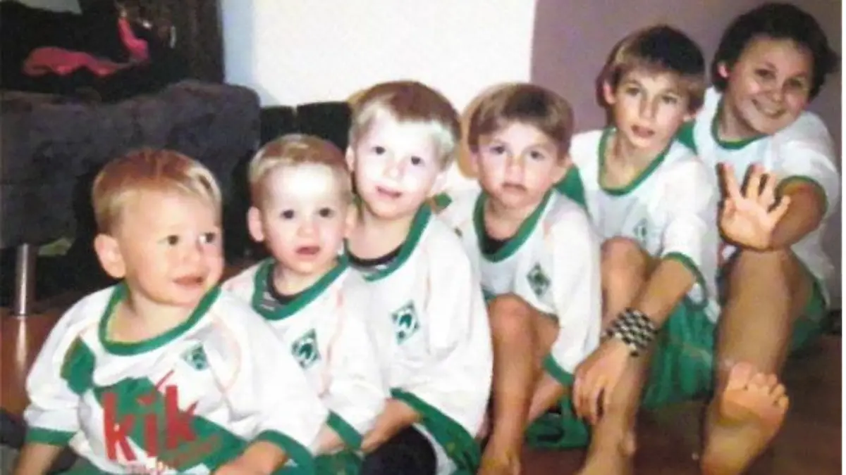Lukas und seine Cousins im Jahr 2004