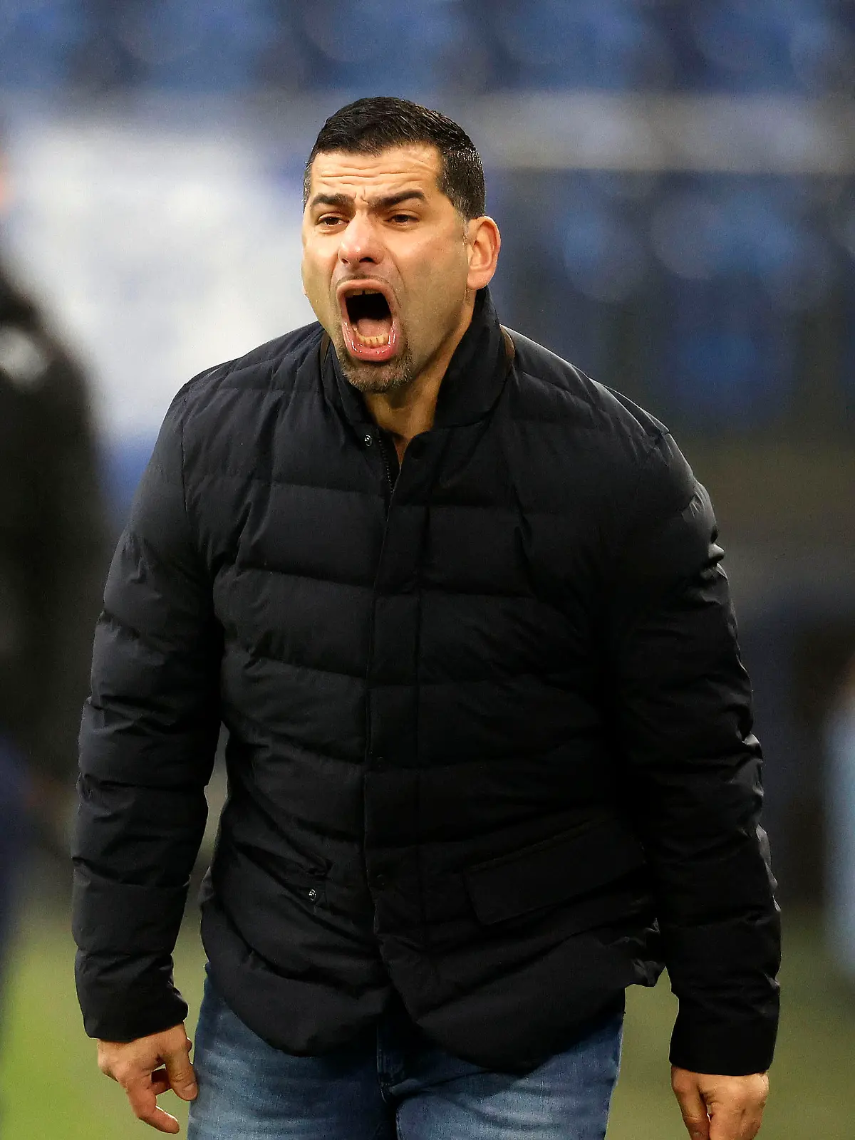 Gelsenkirchen, Deutschland, 2. Fussball Bundesliga 19.Spieltag FC Schalke 04 vs. Holstein Kiel 1-1 am 16. 01. 2022 in der Veltins Arena auf Schalke in Gelsenkirchen Trainer Dimitrios GRAMMOZIS (S04) Foto: Norbert Schmidt, Duesseldorf