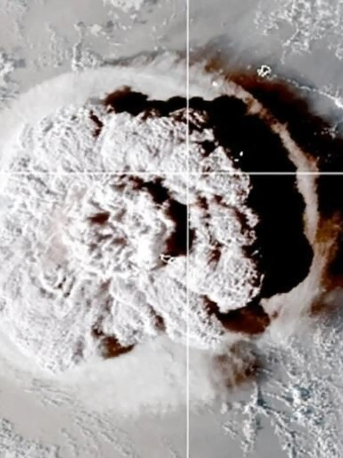 News Bilder des Tages January 15, 2022 - Tonga - The eruption of an underwater volcano off Tonga, which triggered a tsunami warning for several South Pacific island nations, is seen in an image from the GOES-West satellite. Tonga - ZUMAz03_ 20220115_slz_z03_172 Copyright: xNOAAx