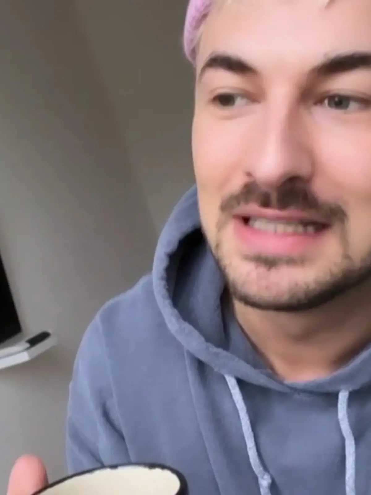 Bild zu: "Nicolas Puschmann zeigt Foto aus dickeren Zeiten"