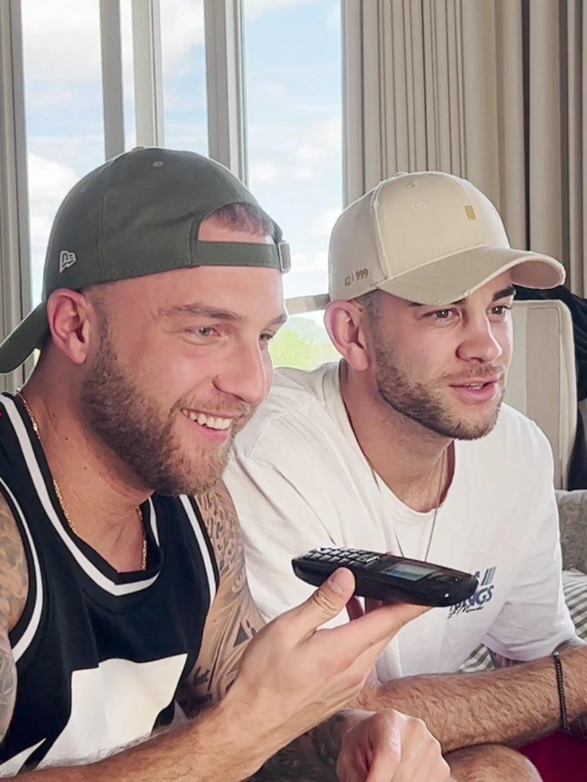 Filip Pavlovic und Serkan Yavuz haben Hunger - doch die englische Sprache ist gar nicht so leicht zu verstehen ...