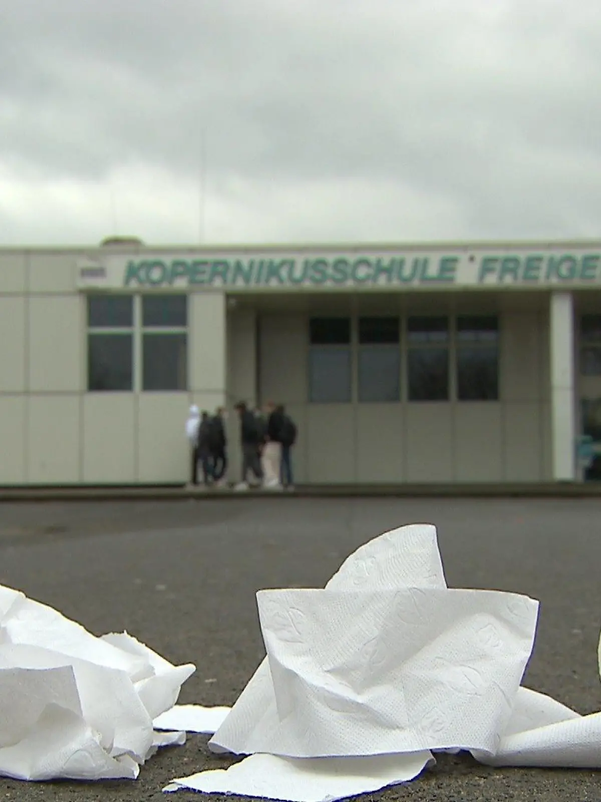 Schüler sollen ihr eigenes Klopapier mitbringen? Das sorgt an der Kopernikusschule in Freigericht aktuell für Diskussionen.