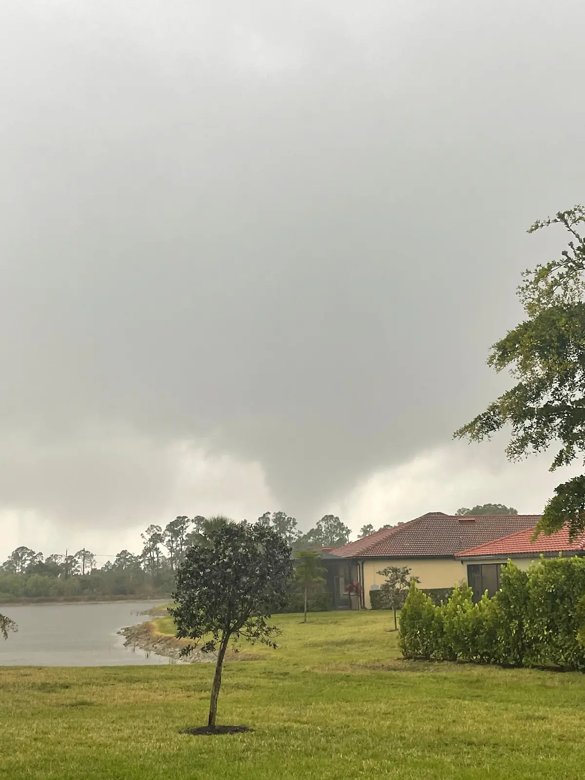 A tornado is seen in Naples, Florida, U.S. January 16, 2022 in this picture obtained from social media. @jrmozer5 via REUTERS THIS IMAGE HAS BEEN SUPPLIED BY A THIRD PARTY. MANDATORY CREDIT. NO RESALES. NO ARCHIVES.