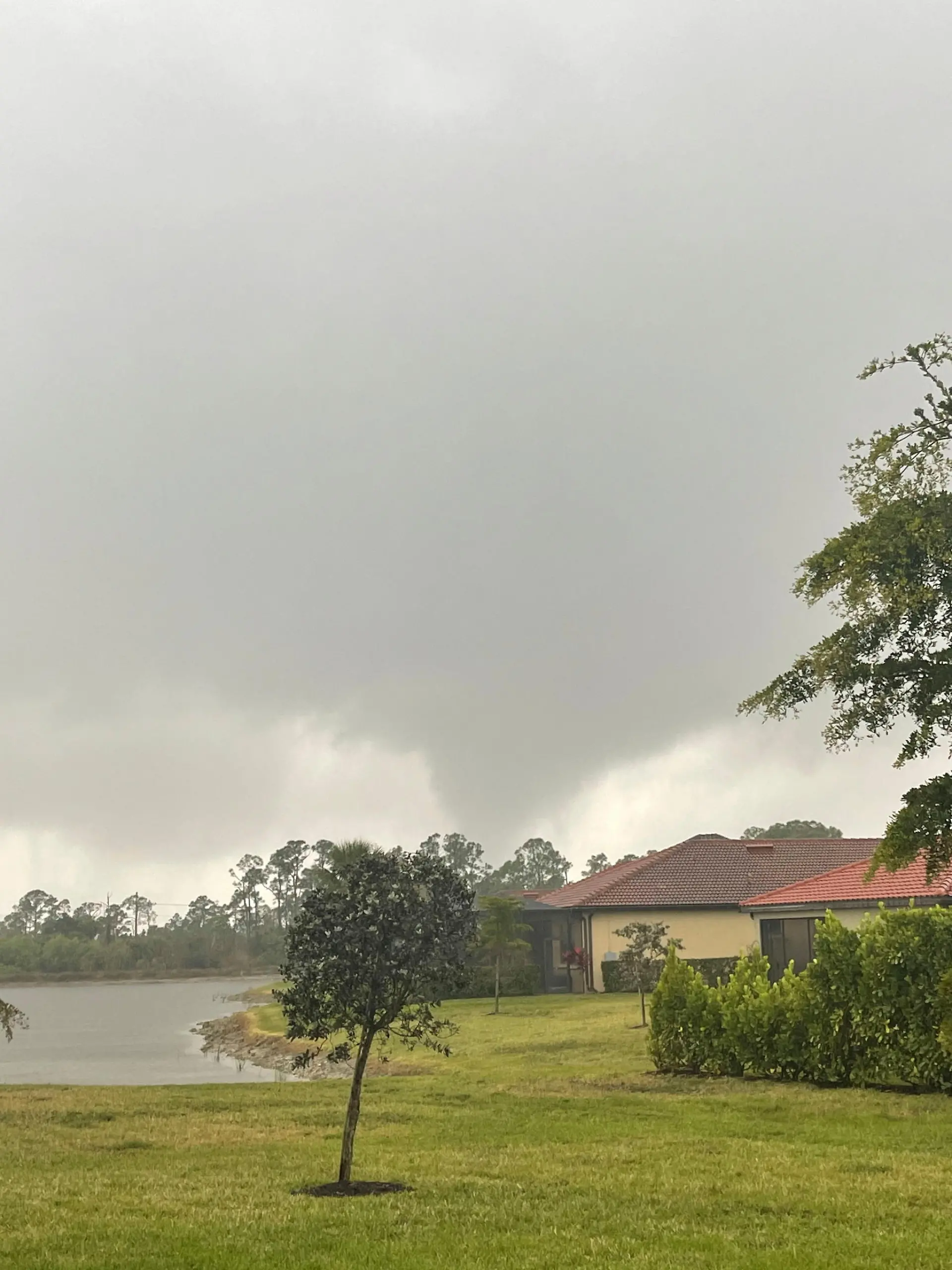 A tornado is seen in Naples, Florida, U.S. January 16, 2022 in this picture obtained from social media. @jrmozer5 via REUTERS THIS IMAGE HAS BEEN SUPPLIED BY A THIRD PARTY. MANDATORY CREDIT. NO RESALES. NO ARCHIVES.