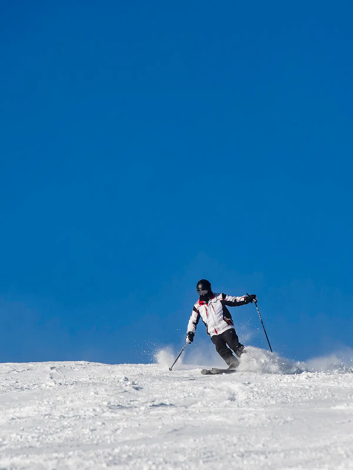 Tschechien, Skigebiet Mala Upa in Riesengebirge  Skiers, snowboaders enjoy beautiful weather in ski areal Mala Upa, Giant Mountains Krkonose, Czech Republic, January 6, 2022. CTKxPhoto/DavidxTanecek CTKPhotoP2022010605500 PUBLICATIONxNOTxINxCZExSVK TAD 008