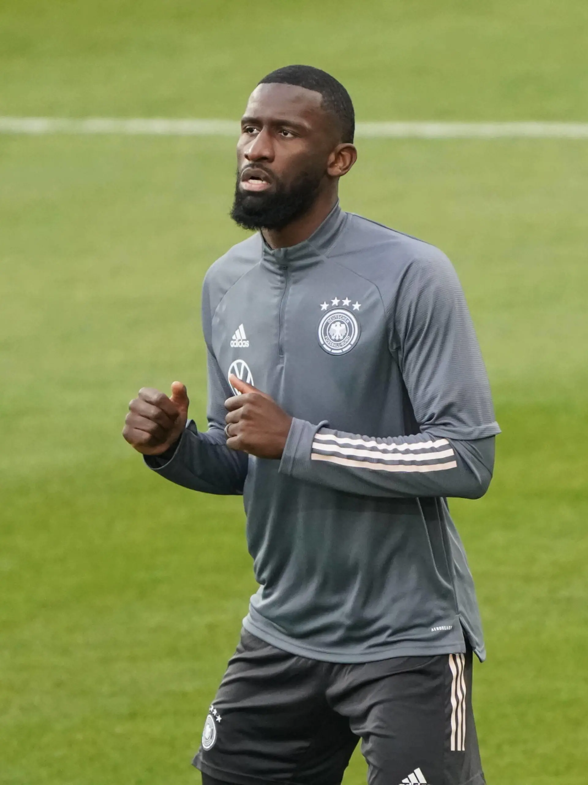 Antonio Rüdiger Deutschland Germany - 24.03.2021: Abschlusstraining der Deutschen Nationalmannschaft vor dem WM-Qualifikationsspiel gegen Island, Schauinsland Arena Duisburg *** Antonio Rüdiger Germany Germany 24 03 2021 Final training of the German national team before the World Cup qualifying match against Iceland, Schauinsland Arena Duisburg 