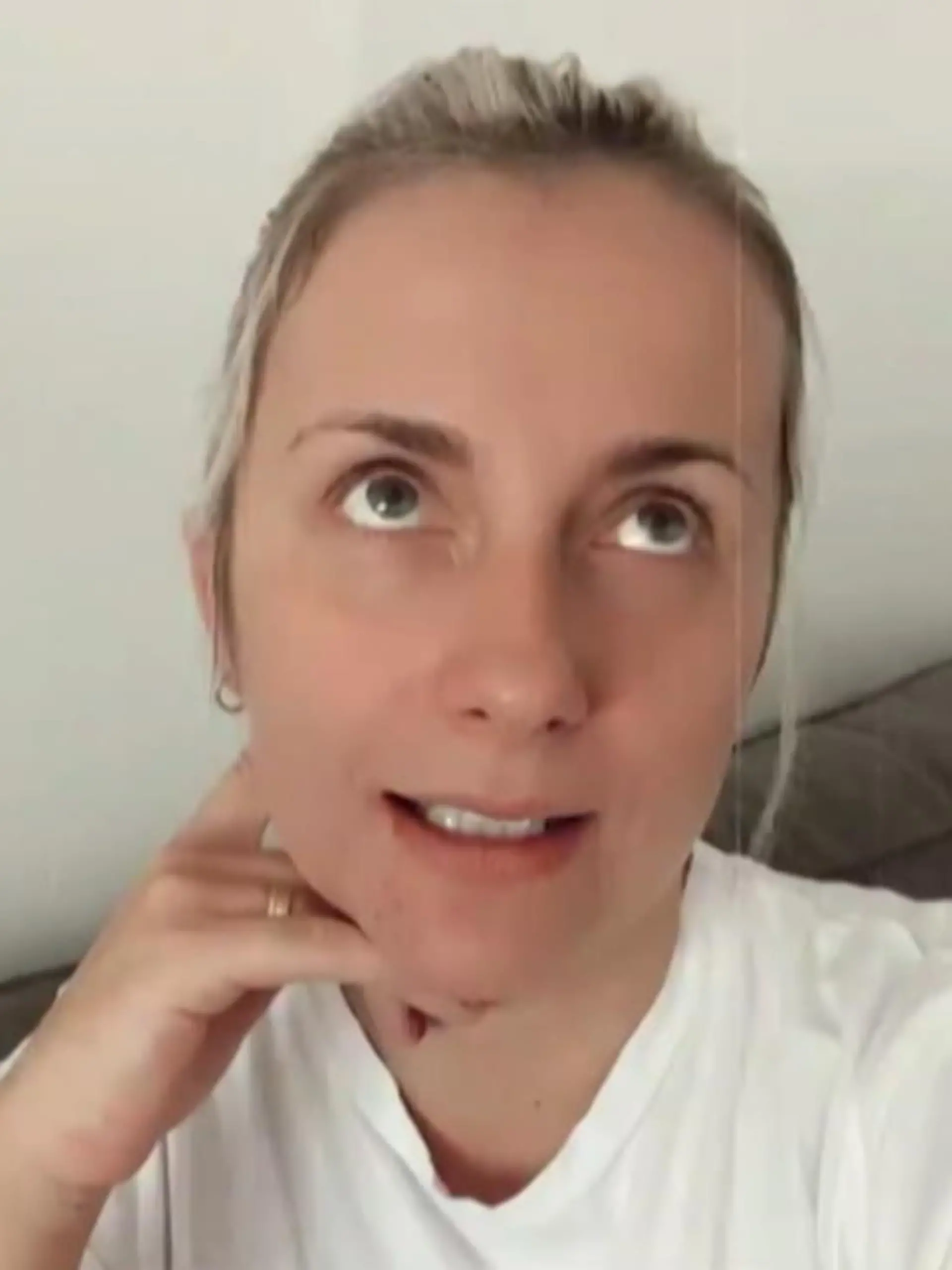 Anna Heiser möchte sich den Namen ihres Sohnes tätowieren lassen.
