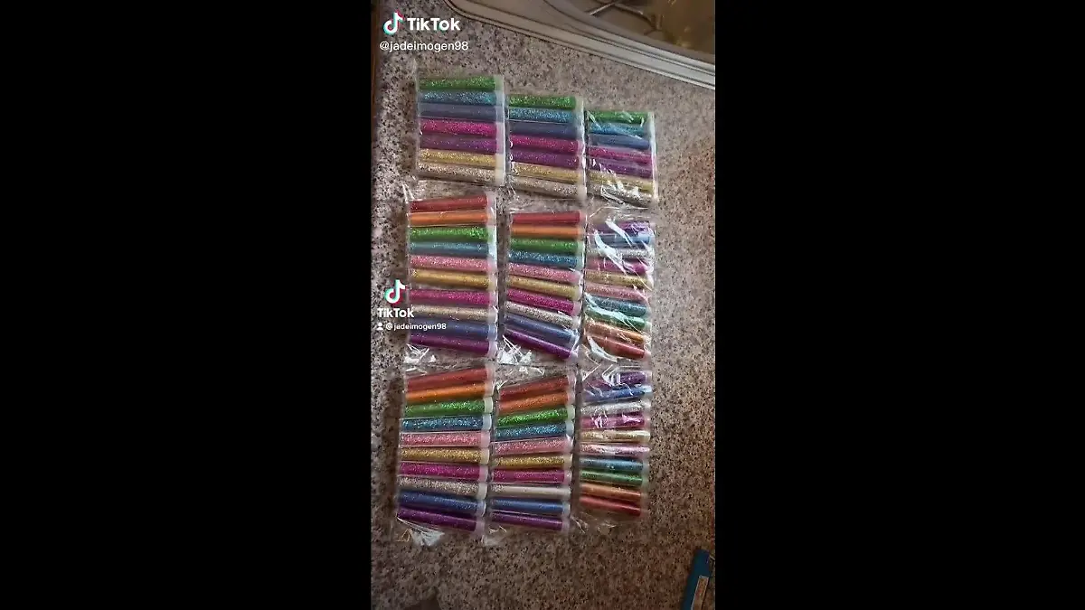 82 Tuben bunten Glitzer