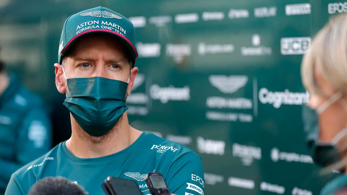Formula 1 2021: Russian GP SOCHI AUTODROM, RUSSIAN FEDERATION - SEPTEMBER 24: Sebastian Vettel, Aston Martin during the Russian GP at Sochi Autodrom on Friday September 24, 2021 in Sochi, Russian Federation. Photo by Glenn Dunbar / LAT Images Images PUBLICATIONxINxGERxSUIxAUTxHUNxONLY GP2115_121626_69I8243