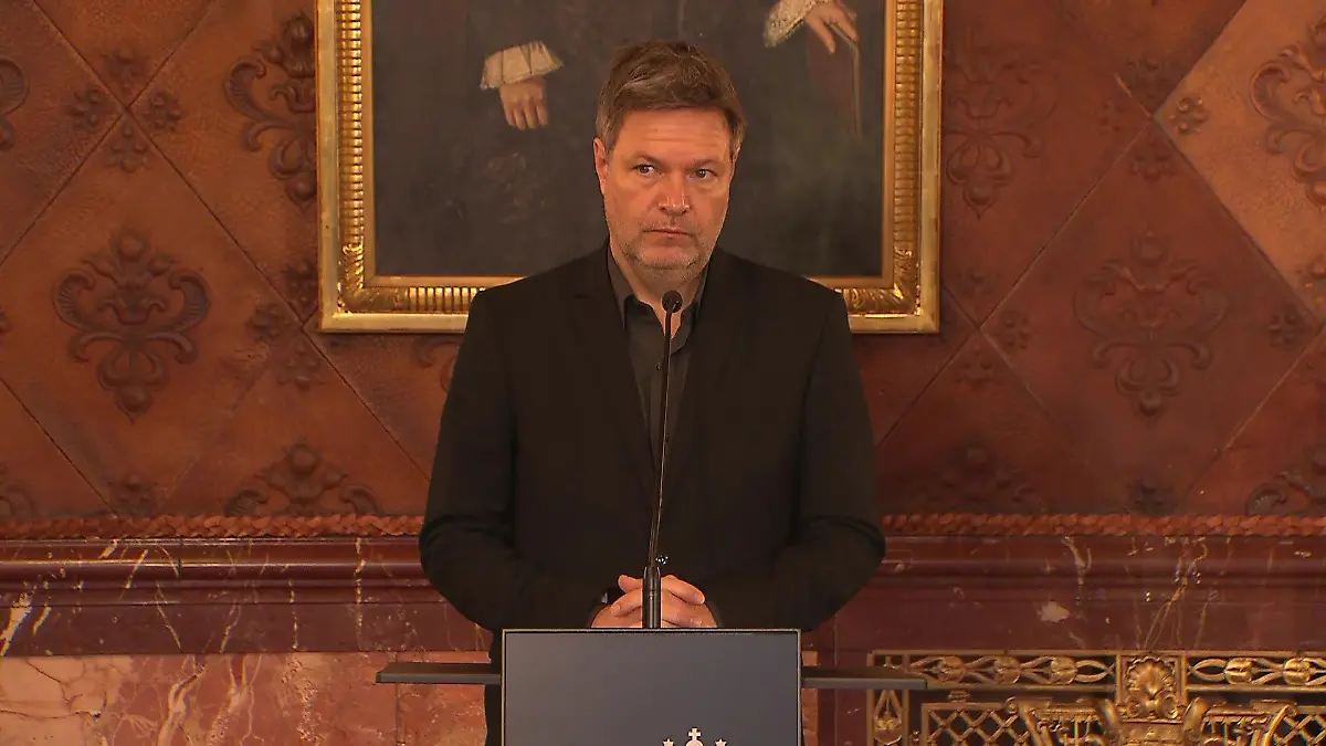Bundeswirtschafts- und Klimaschutzminister Robert Habeck zu Besuch im Hamburger Rathaus