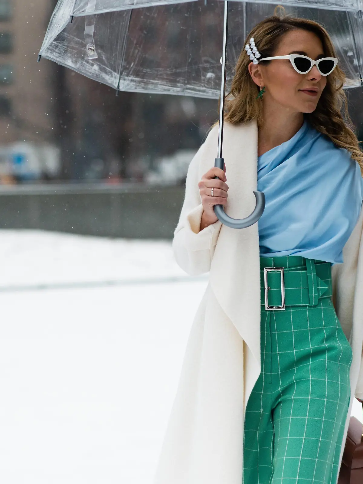 A chic showgoer attending the Sally LaPointe show during New York Fashion Week - Feb 12, 2019 - NYFW: Fall 2019 Street Style Day 6, New York New York United States PUBLICATIONxINxGERxSUIxAUTxONLY Copyright: xMichellexSangsterx h_00580393  