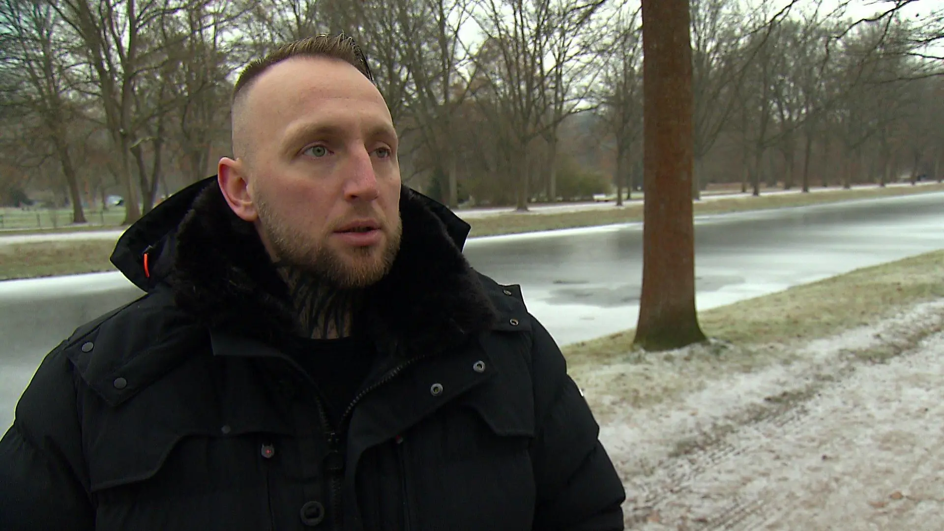 Mann spricht über Vergangenheit mit Drogen.