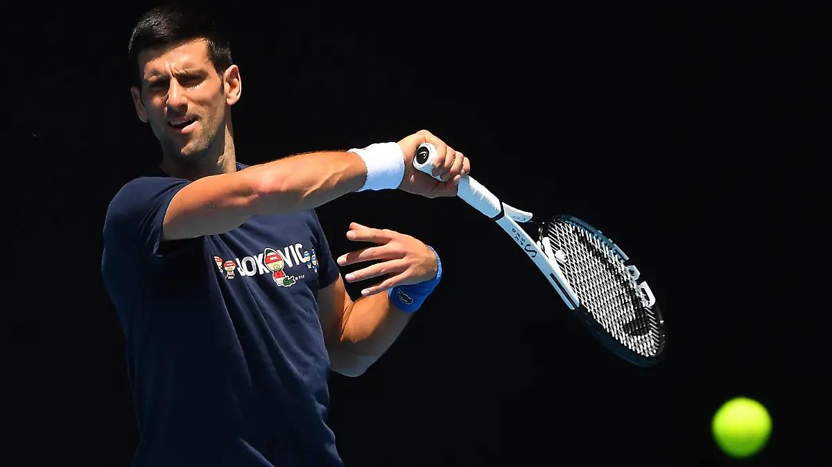  TENNIS NOVAK DJOKOVIC, Novak Djokovic of Serbia is seen in action during a training session at Melbourne Park in Melbourne, Wednesday, January 12, 2022.  ACHTUNG: NUR REDAKTIONELLE NUTZUNG, KEINE ARCHIVIERUNG UND KEINE BUCHNUTZUNG MELBOURNE VIC AUSTRALIA PUBLICATIONxINxGERxSUIxAUTxONLY Copyright: xJAMESxROSSx 0147131880st