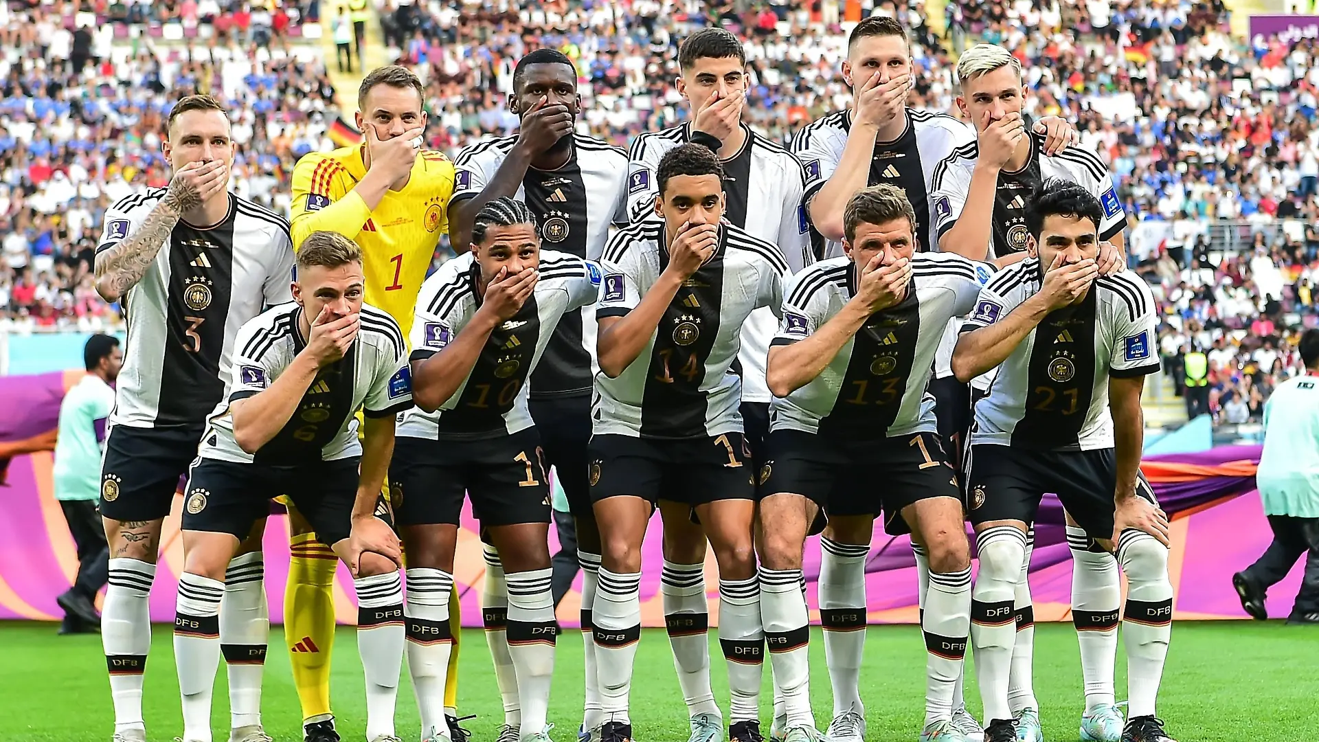  RECORD DATE NOT STATED  FIFA World Cup, WM, Weltmeisterschaft, Fussball Qatar 2022 Germany vs Japan Germany team group, Mannschaftsbild, Totale during the game Germany vs Japan, Corresponding to Group E of the FIFA World Cup Qatar 2022, at Khalifa International Stadium, Al Rayyan, Doha, November 23, 2022. brbr Equipo de la Seleccion de Alemania durante el partido Alemania vs Japon, correspondiente al Grupo E de la Copa Mundial de la FIFA Qatar 2022, en el Estadio Internacional Khalifa, Al Rayyan, Doha, 23 de noviembre de 2022. AL RAYYAN DOHA QATAR PUBLICATIONxNOTxINxMEXxCHNxRUS Copyright: xIsaacxOrtizx 20221123_7498