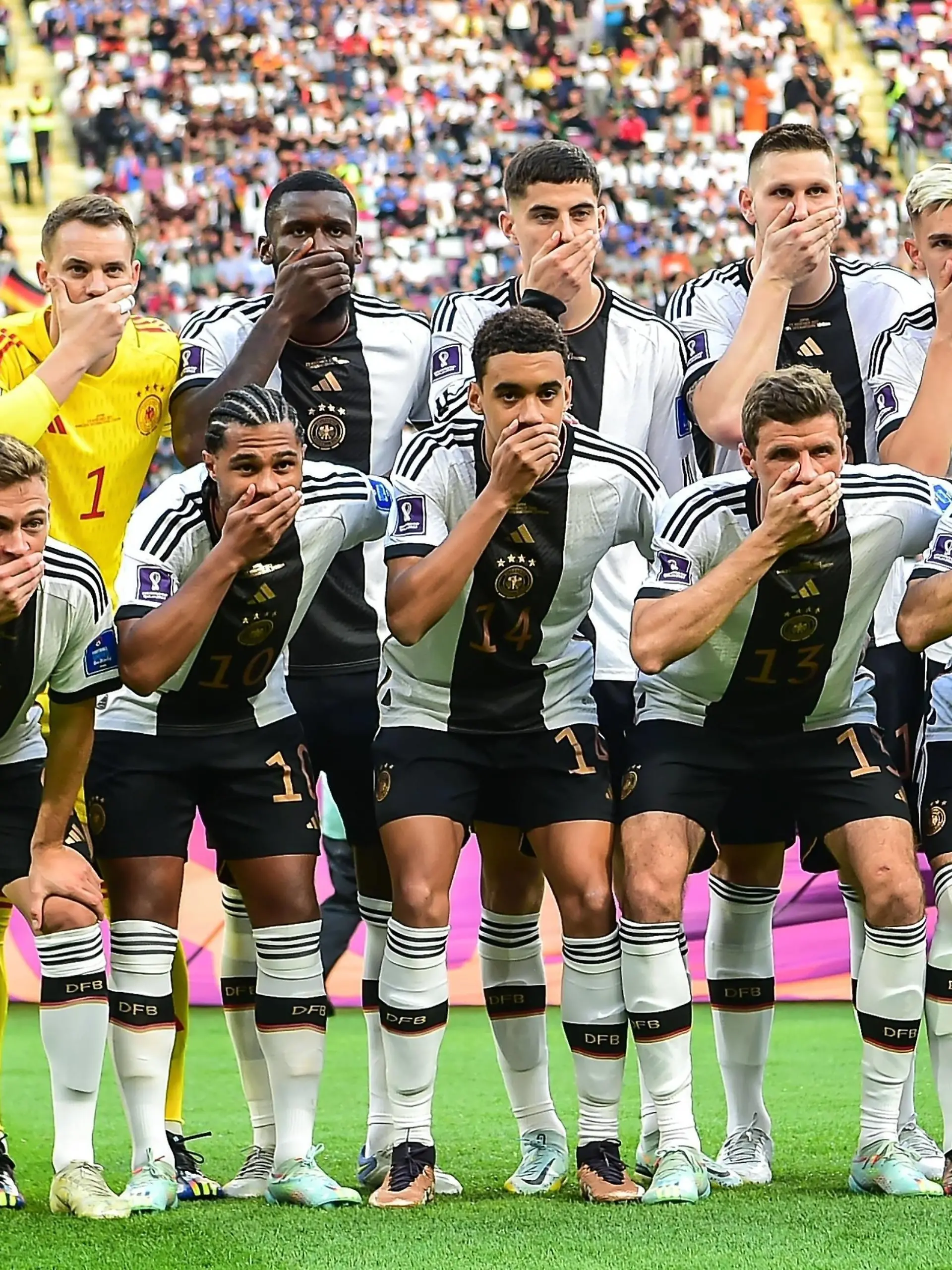 RECORD DATE NOT STATED  FIFA World Cup, WM, Weltmeisterschaft, Fussball Qatar 2022 Germany vs Japan Germany team group, Mannschaftsbild, Totale during the game Germany vs Japan, Corresponding to Group E of the FIFA World Cup Qatar 2022, at Khalifa International Stadium, Al Rayyan, Doha, November 23, 2022. brbr Equipo de la Seleccion de Alemania durante el partido Alemania vs Japon, correspondiente al Grupo E de la Copa Mundial de la FIFA Qatar 2022, en el Estadio Internacional Khalifa, Al Rayyan, Doha, 23 de noviembre de 2022. AL RAYYAN DOHA QATAR PUBLICATIONxNOTxINxMEXxCHNxRUS Copyright: xIsaacxOrtizx 20221123_7498