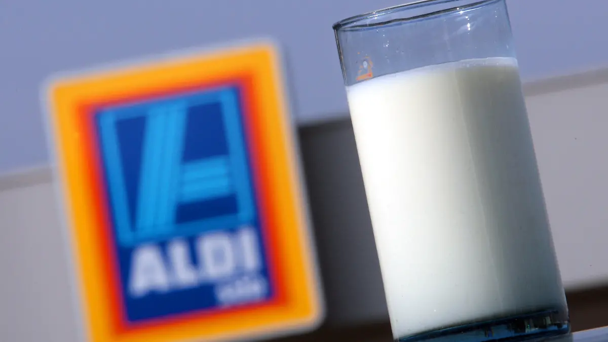 Aldi erhöht Milchpreise