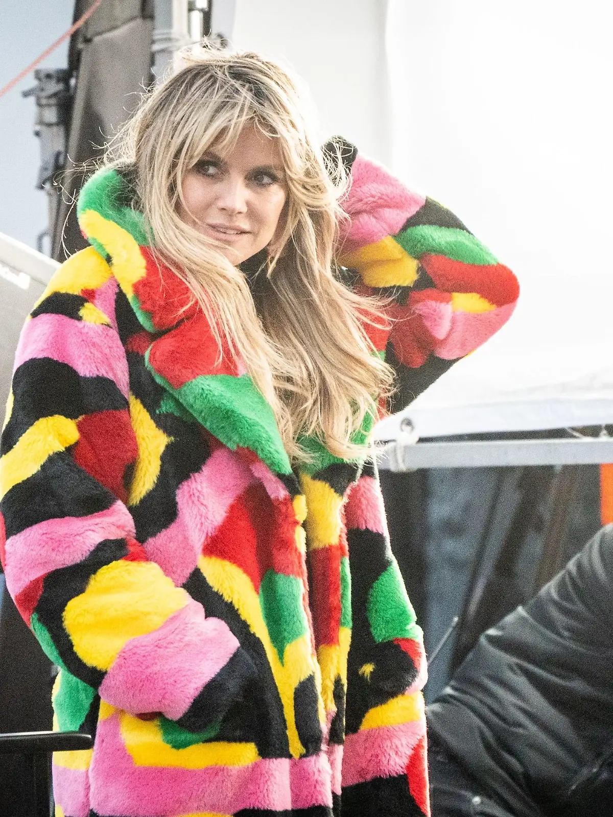 Das ehemalige Model und Moderatorin Heidi Klum steht bei den Dreharbeiten für eine neue Staffel "Germany's next Topmodel" am Set am Hotel Adlon.