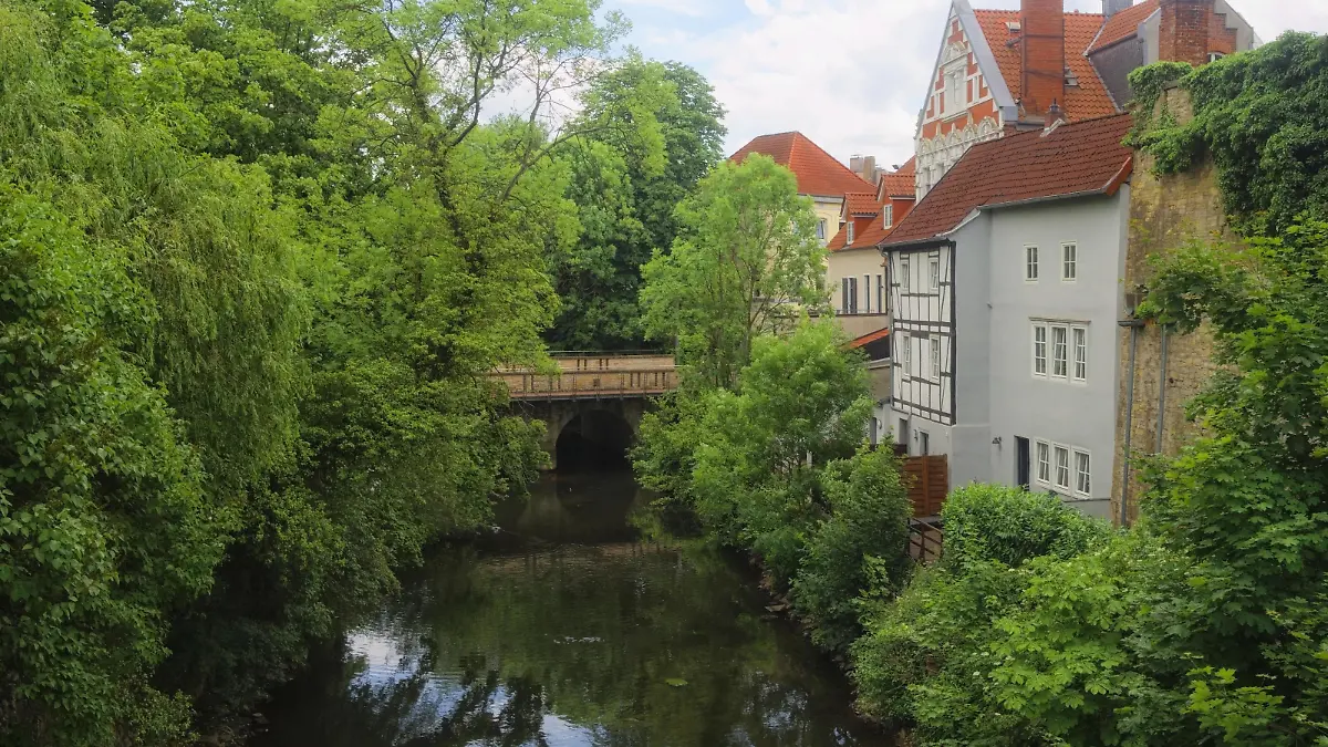 . Osnabrück, Niedersachsen, Deutschland, Europa - der Fluss Hase am Rand der Altstadt. Osnabrück, Lower Saxony, Germany, Europe - River Hase on the edge of old town.
