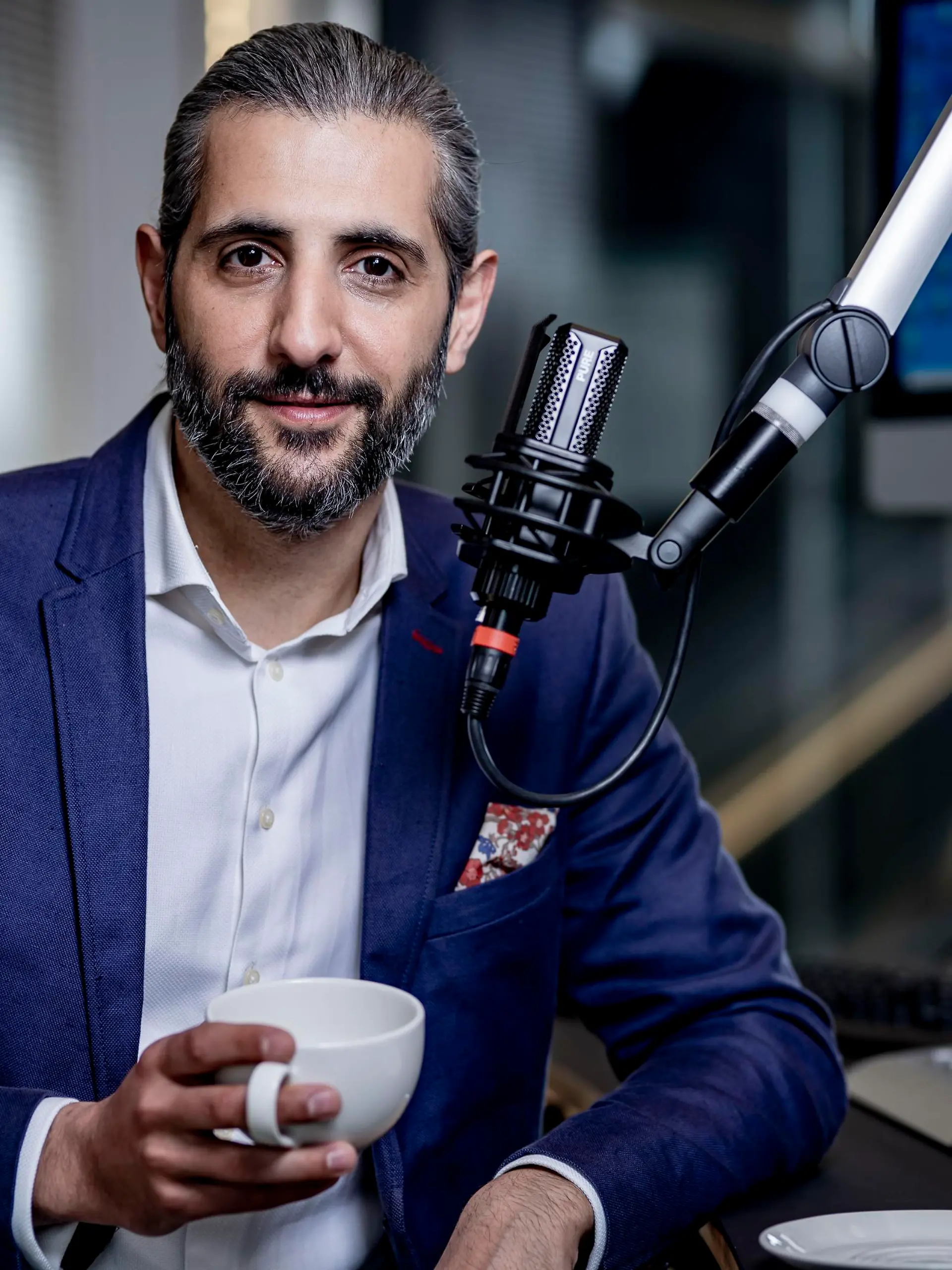 Michel Abdollahi ist der Host von "heute wichtig" - dem neuen Podcast von STERN, RTL und ntv.