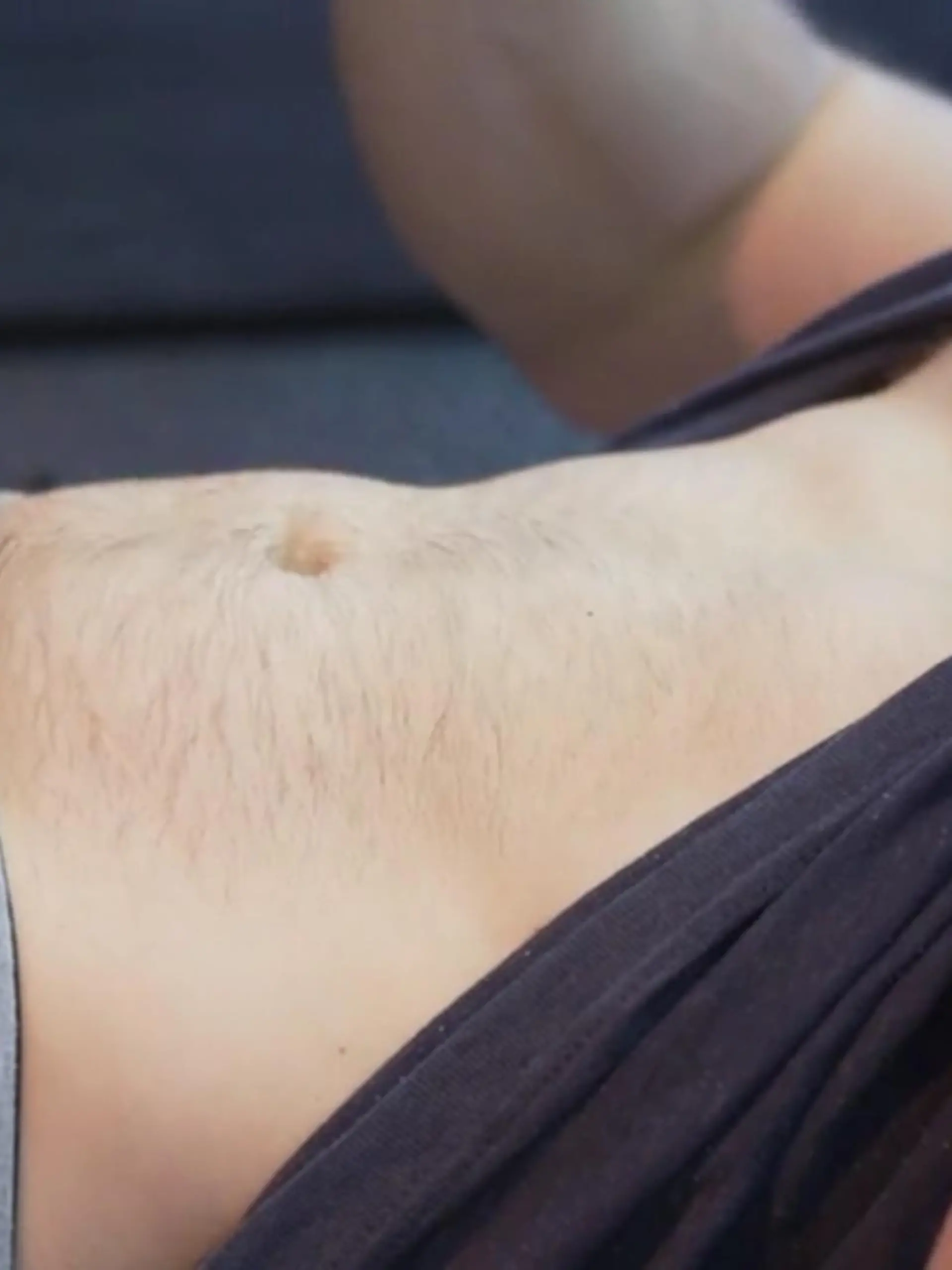 Ein Sixpack in nur sechs Wochen - ist das wirklich möglich? Das soll ein Selbstversuch zeigen: Sechs Wochen lang hartes Training und eiserne Disziplin bei der Ernährung. Kann man sich in dieser kurzen Zeit ein Sixpack antrainieren? Und was muss man auf dem Weg zur Bikini-Figur beachten - beim Sport und bei der Ernährung?