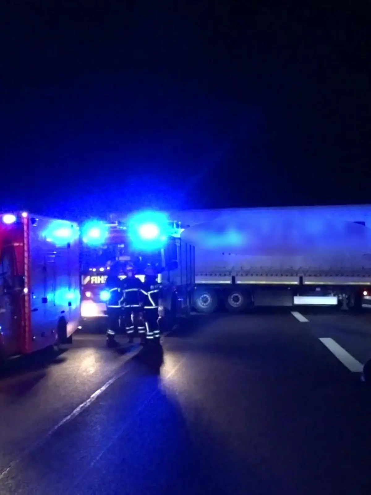 LKW blockiert A661.
