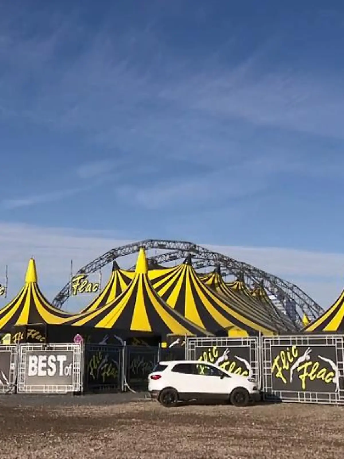 Bild zu: "Circus beendet Show in Duisburg"