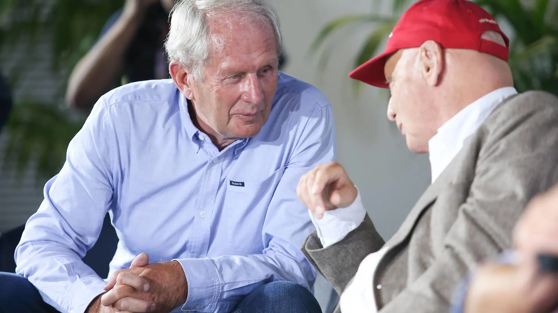 FORMULA 1 - Red Bull Showrun Vienna VIENNA,AUSTRIA,22.APR.15 - MOTORSPORTS, FORMULA 1 - Projekt Spielberg Red Bull Showrun, press conference PK Pressekonferenz Image shows motorsport consultant Helmut Marko (Red Bull) and chairman of the advisory board Niki Lauda (Mercedes GP). PUBLICATIONxINxGERxHUNxONLY GEPAxpictures/xMarioxKneisl
Formula 1 Red Bull Showrun Vienna Vienna Austria 22 APR 15 Motorsports Formula 1 Project Spielberg Red Bull Showrun Press Conference press conference Press conference Image Shows motor aviation Consultant Helmut Marko Red Bull and Chairman of The Advisory Board Niki Lauda Mercedes GP PUBLICATIONxINxGERxHUNxONLY