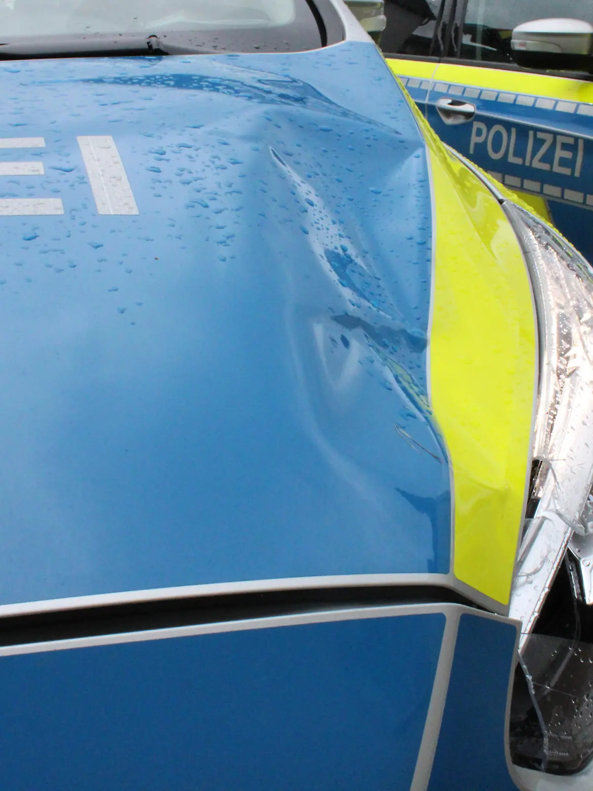 Schaden am Streifenwagen