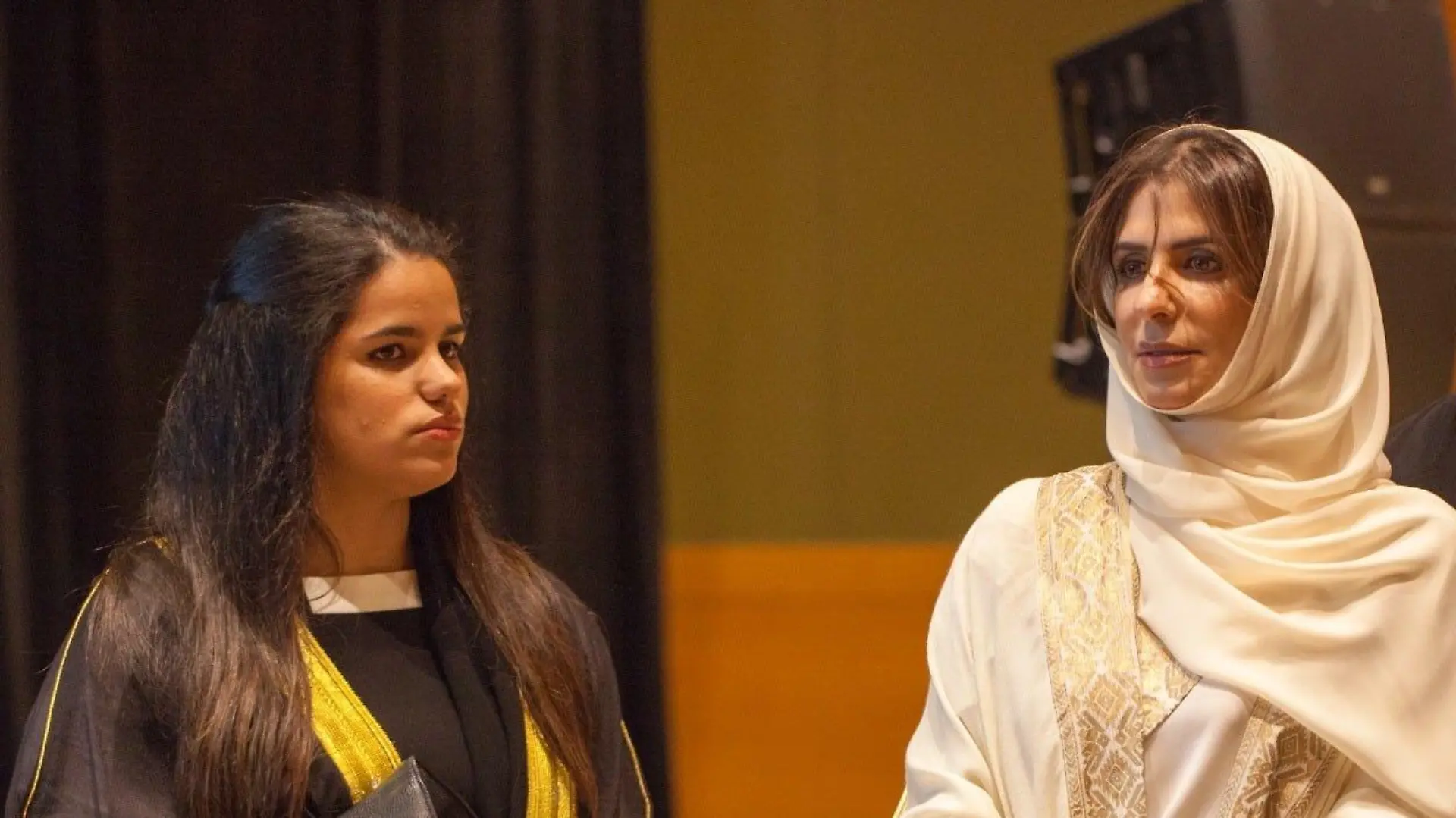 Prinzessin Basmah und ihre Tochter Suhoud bei einer Veranstaltung