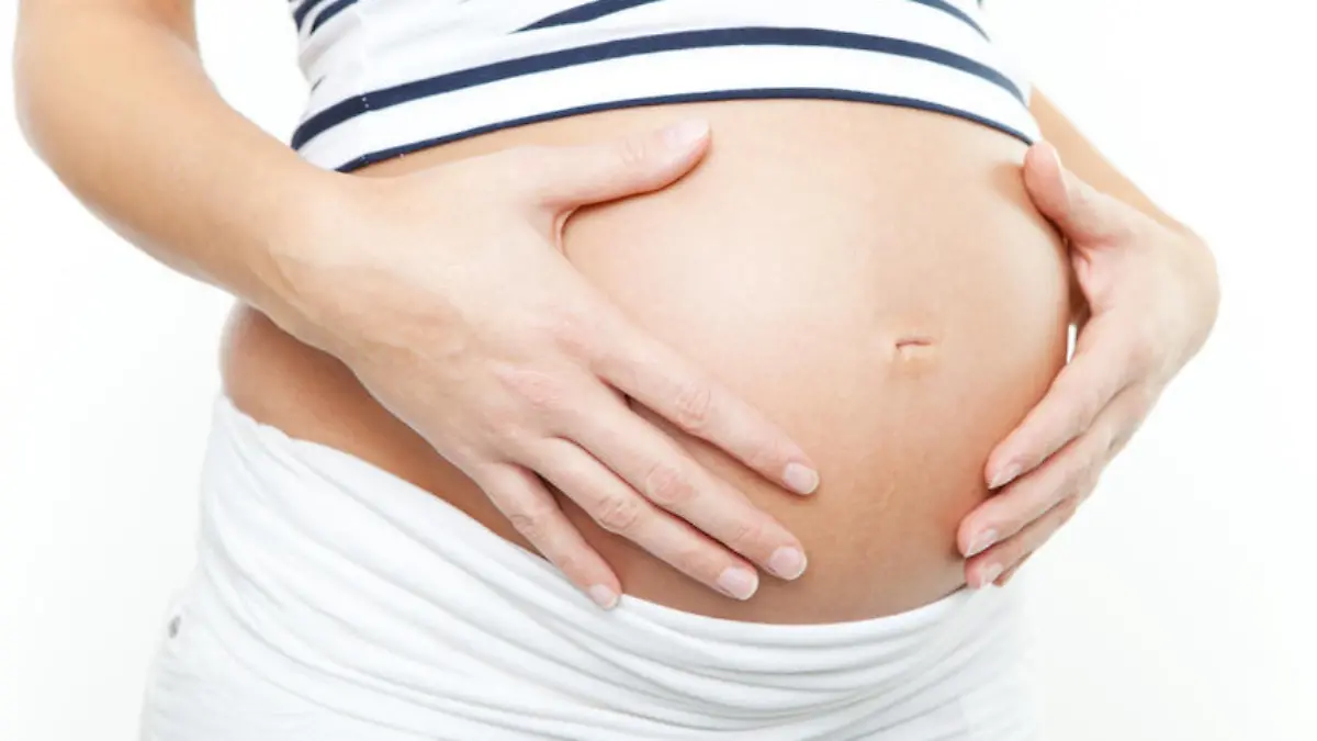 frau schwanger babybauch baby Fotolia 39680351 S.jpg