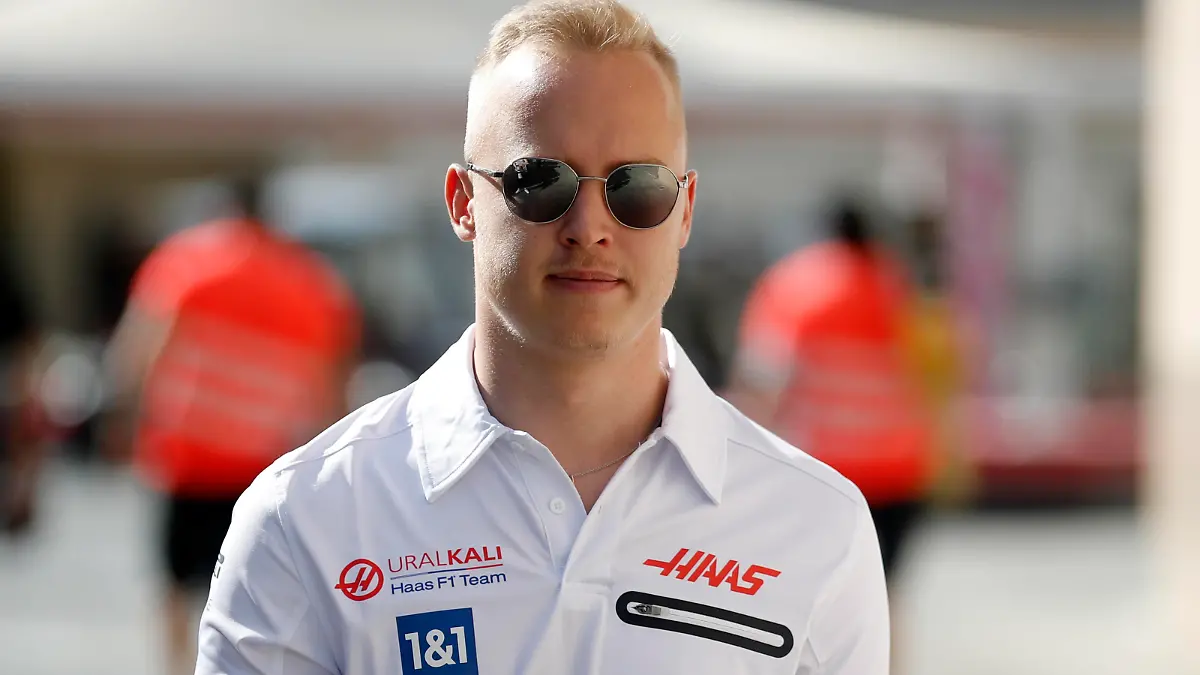 Formula One F1 - Abu Dhabi Grand Prix - Yas Marina Circuit, Abu Dhabi, United Arab Emirates - December 9, 2021 Haas' Nikita Mazepin arrives ahead of the Abu Dhabi Grand Prix REUTERS/Hamad I Mohammed