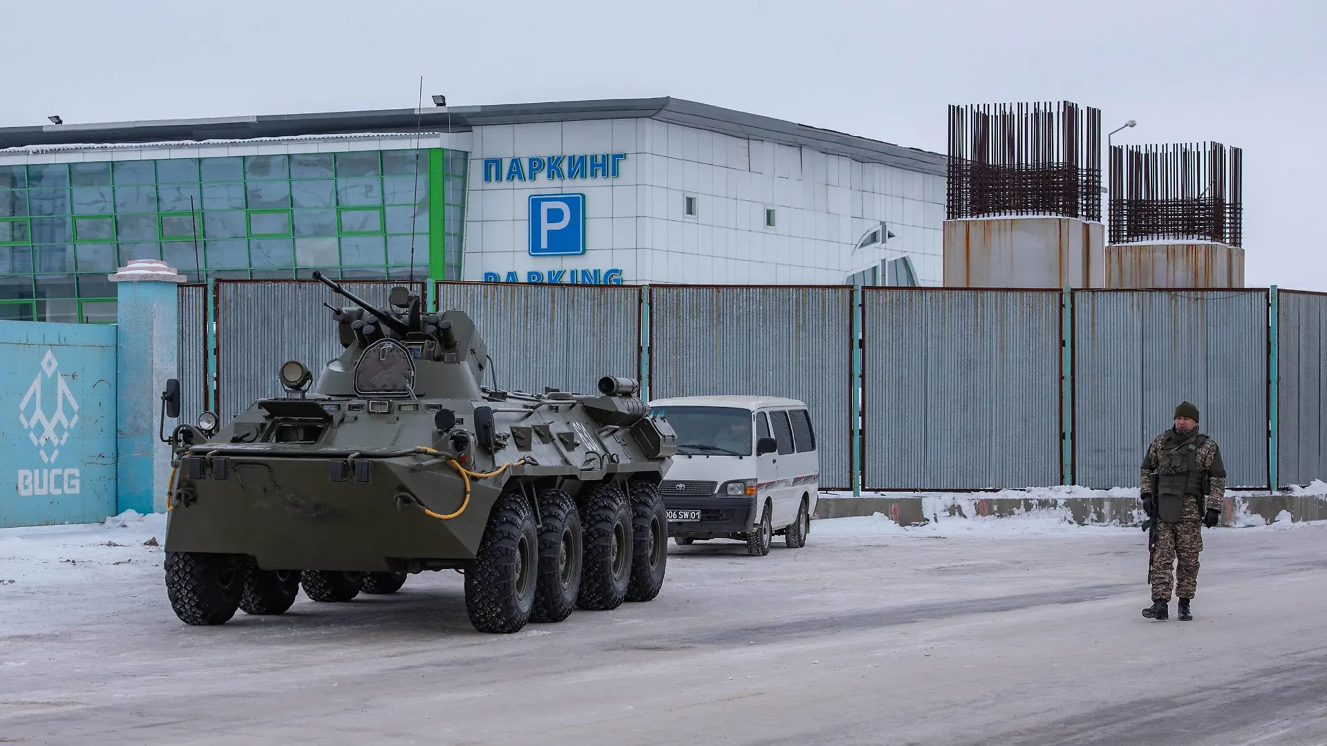 Kazakhstan Protests 6737360 07.01.2022 An armored personnel carrier is seen on a street in Nursultan, Kazakhstan. Mass actions take place in Kazakhstan caused by the rise in prices for liquefied gas. Kazakhstan s President Kassym-Jomart Tokayev has imposed a state of emergency on the territory of the country until January 19. Vladislav Vodnev / Sputnik Nur-Sultan Kazakhstan PUBLICATIONxINxGERxSUIxAUTxONLY Copyright: xVladislavxVodnevx