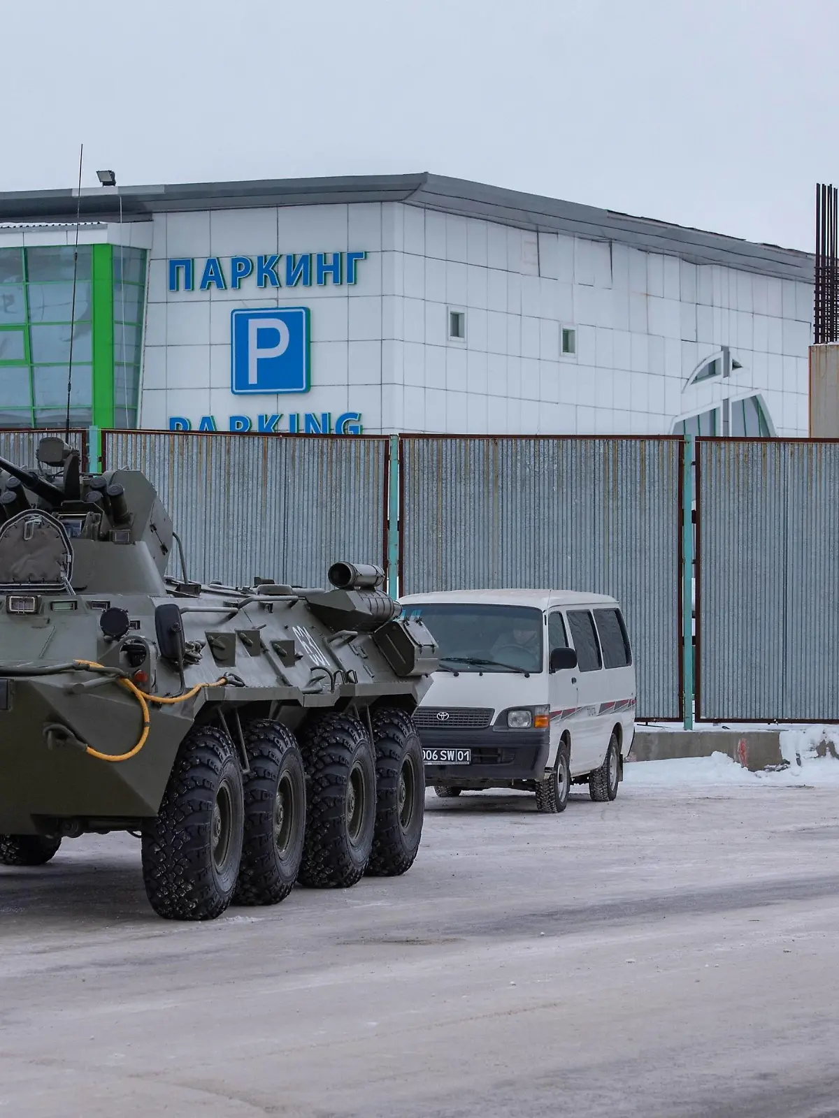 Kazakhstan Protests 6737360 07.01.2022 An armored personnel carrier is seen on a street in Nursultan, Kazakhstan. Mass actions take place in Kazakhstan caused by the rise in prices for liquefied gas. Kazakhstan s President Kassym-Jomart Tokayev has imposed a state of emergency on the territory of the country until January 19. Vladislav Vodnev / Sputnik Nur-Sultan Kazakhstan PUBLICATIONxINxGERxSUIxAUTxONLY Copyright: xVladislavxVodnevx