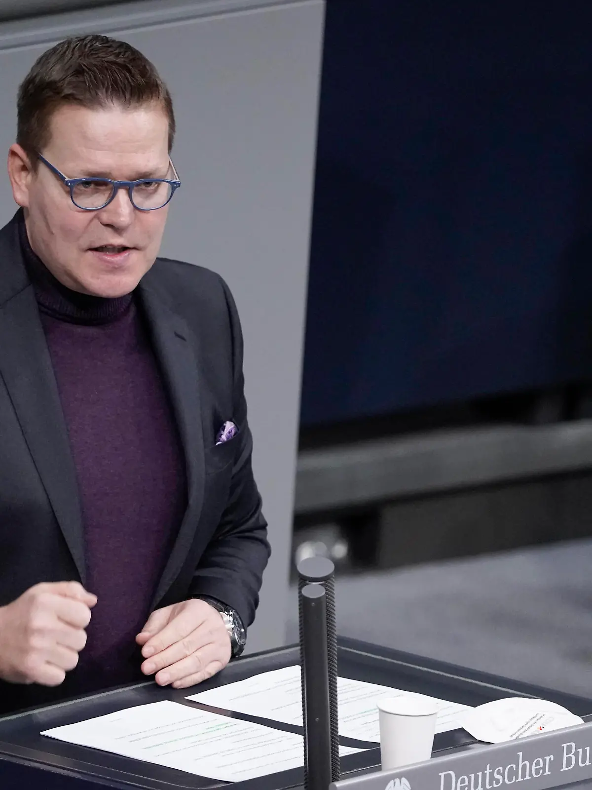 11. Bundestagssitzung und Debatte in Berlin Aktuell,13.01.2022 Berlin, Tino Sorge von der Partei CDU/CSU im Portrait bei seiner Rede zum Tagesordnungspunkt Gesundheit bei der 11. Sitzung des Deutschen Bundestag in Berlin Berlin Berlin Deutschland *** 11 Bundestag session and debate in Berlin Current,13 01 2022 Berlin, Tino Sorge of the party CDU CSU in portrait during his speech on the agenda item health at the 11 session of the German Bundestag in Berlin Berlin Germany 