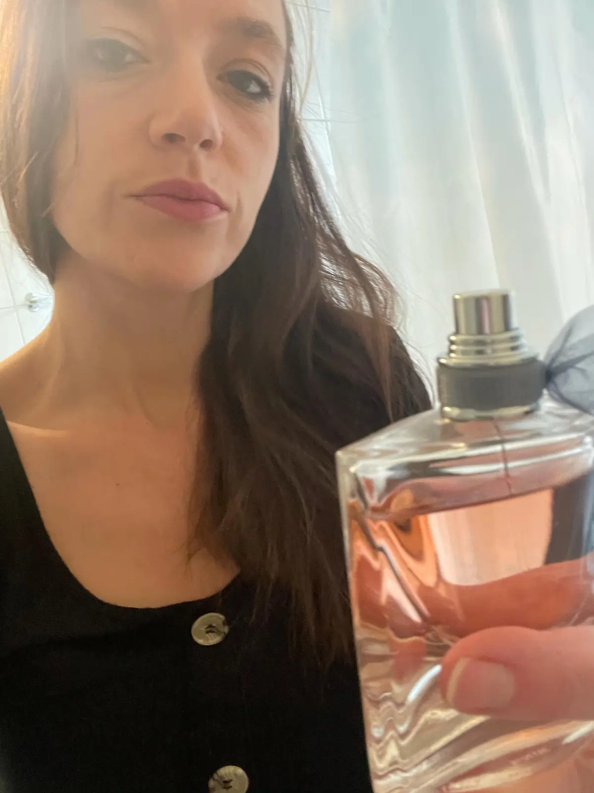 Stefanie Odianosen kann ihr Parfüm nicht mehr riechen
