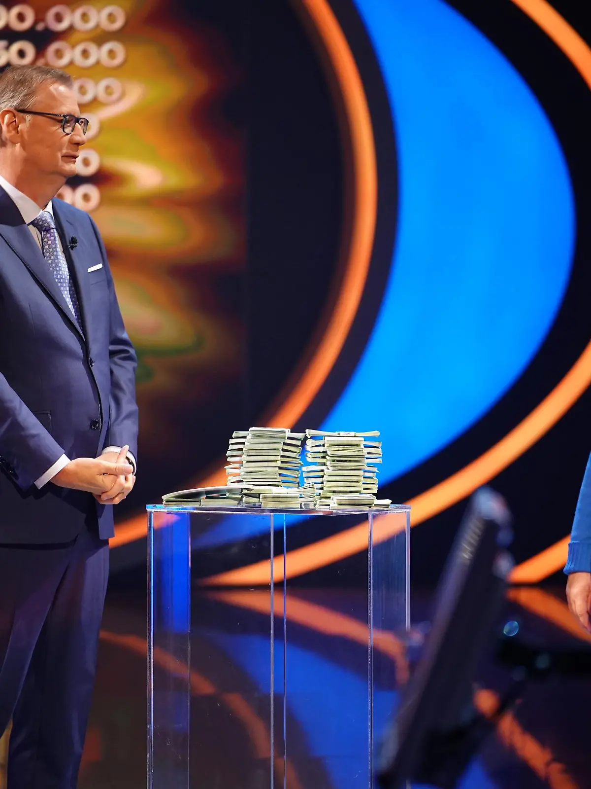 Achtung! Sperrfrist für alle Medien bis Do., 06.01.2022, 23:59 Uhr!

Moderator Günther Jauch mit Anja Beyer aus Lampertheim

Die Verwendung des sendungsbezogenen Materials ist nur mit dem Hinweis und Verlinkung auf RTL+ gestattet.