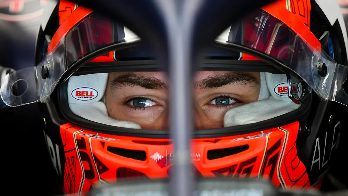 Formula 1 2021: Abu Dhabi November testing YAS MARINA CIRCUIT, UNITED ARAB EMIRATES - DECEMBER 15: Pierre Gasly, AlphaTauri during the Abu Dhabi November testing at Yas Marina Circuit on Wednesday December 15, 2021 in Abu Dhabi, United Arab Emirates. Photo by Mark Sutton / Sutton Images Images PUBLICATIONxINxGERxSUIxAUTxHUNxONLY TE2103_083446MS2_0448