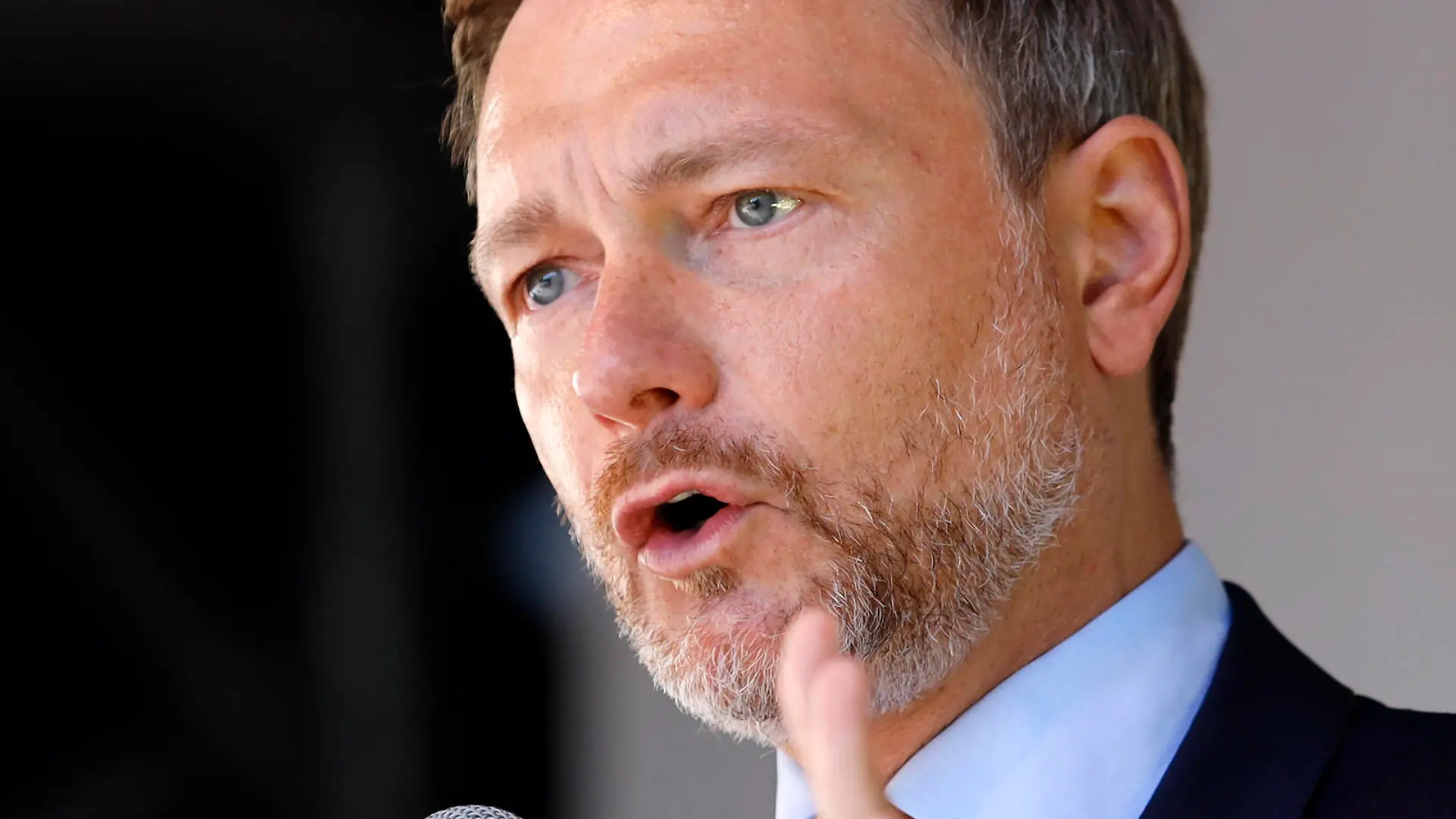 Christian Lindner beim Wahlkampfabschluss der FDP für die Bundestagswahl 2021 auf dem Rudolfplatz. Köln, 25.09.2021 *** Christian Lindner at the campaign closing of the FDP for the Bundestag election 2021 on the Rudolfplatz Cologne, 25 09 2021 Foto:xC.xHardtx/xFuturexImage